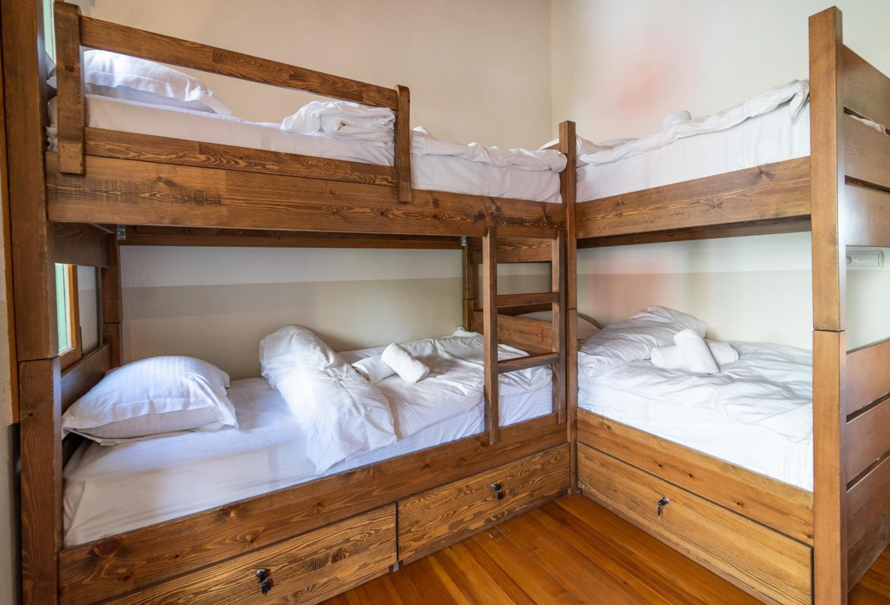 Economy Quadruple Room photo 3