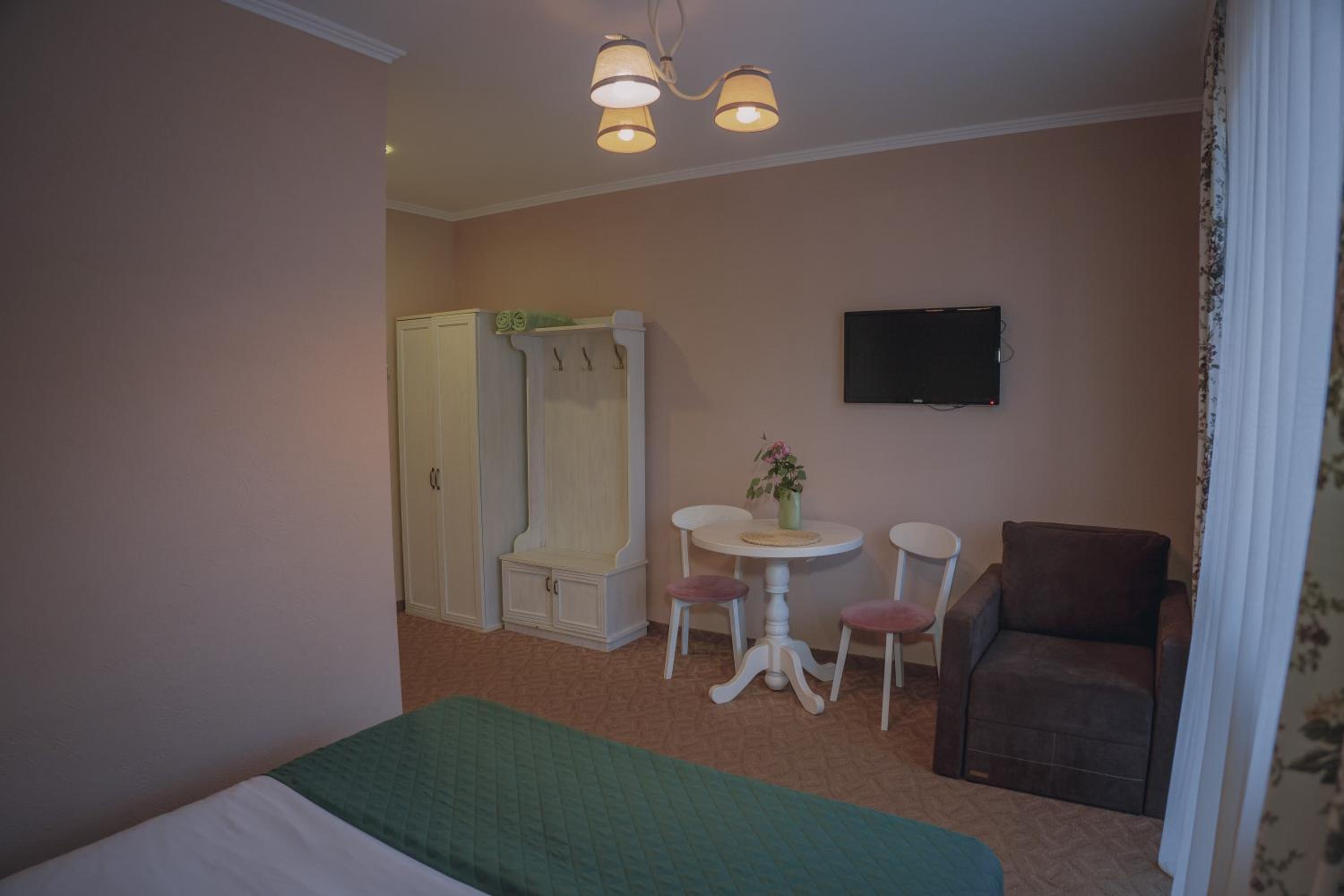 Double or Twin Room with Extra Bed photo 3