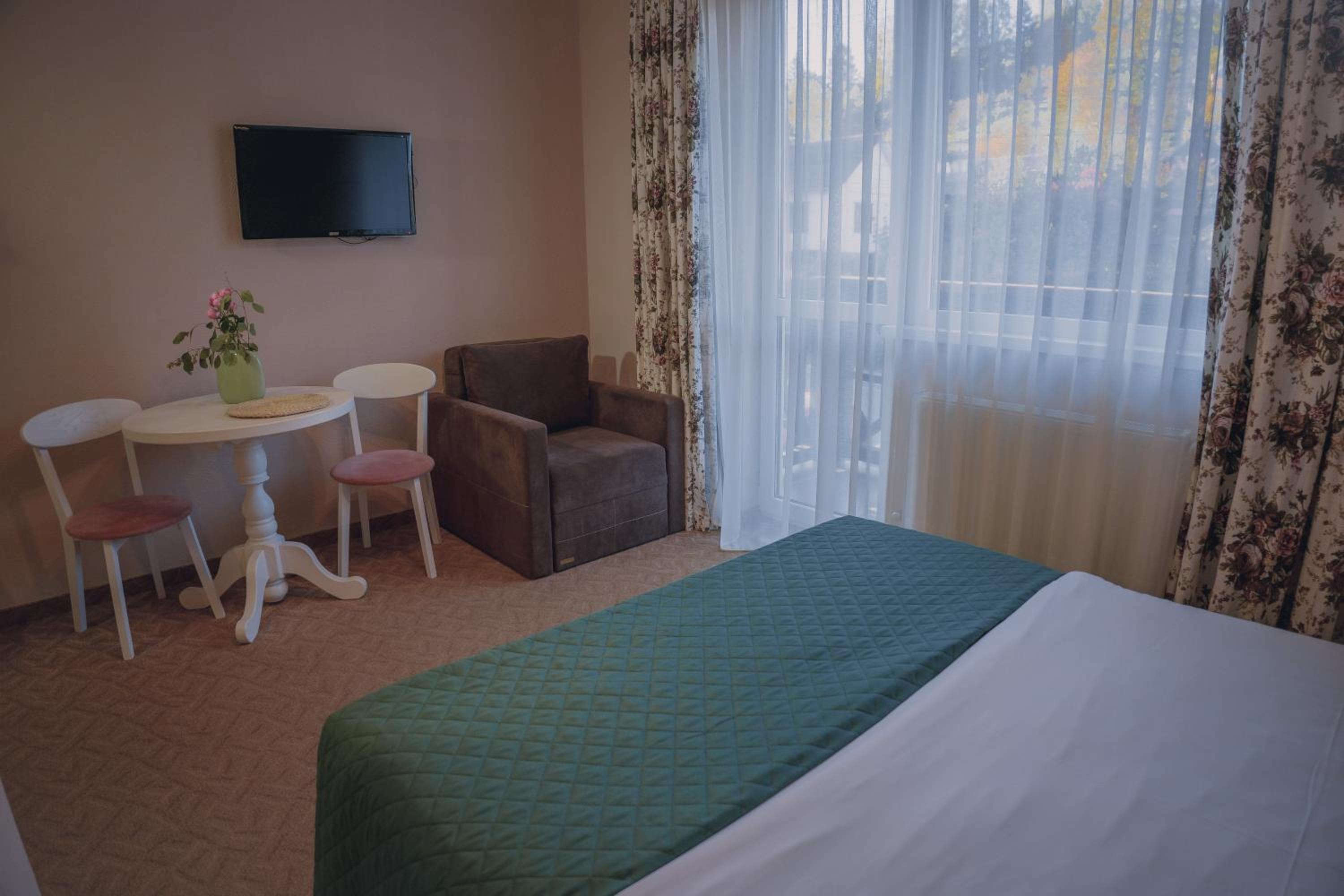Double or Twin Room with Extra Bed photo 1