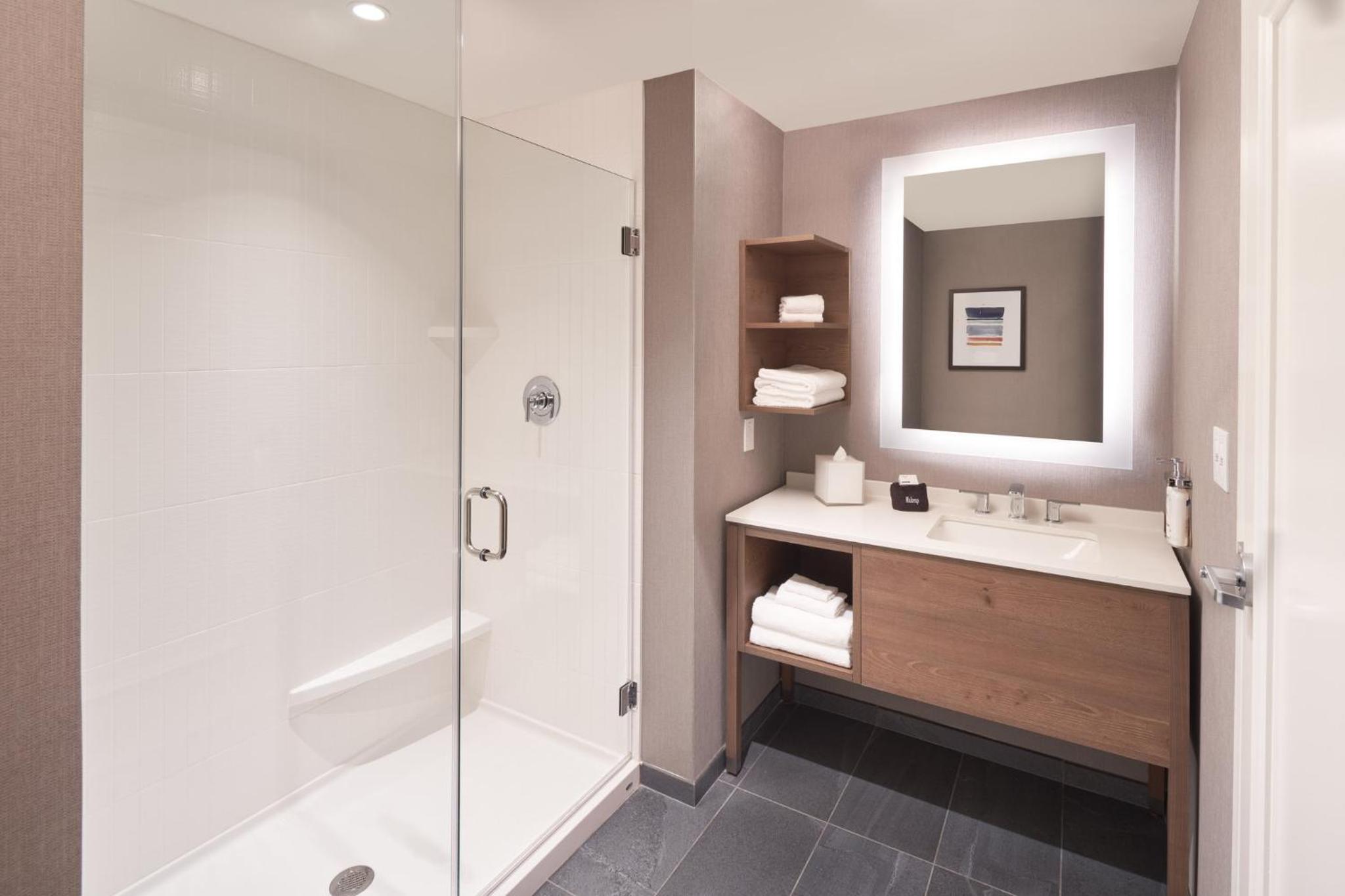 King Studio Suite City View - Photo 4