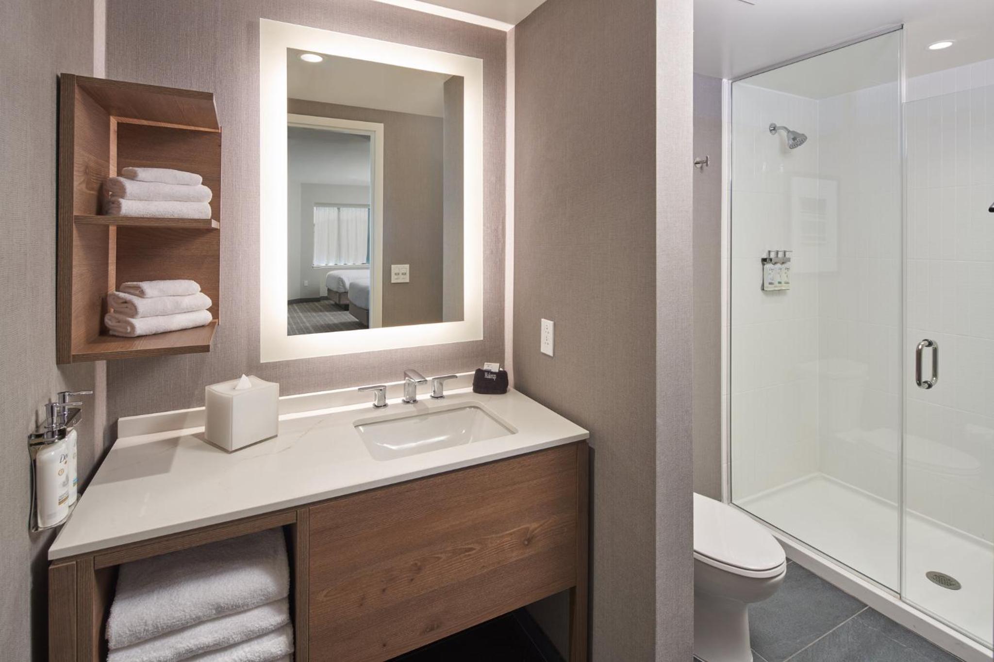 Studio Queen Suite with Two Queen Beds and City View - Photo 2
