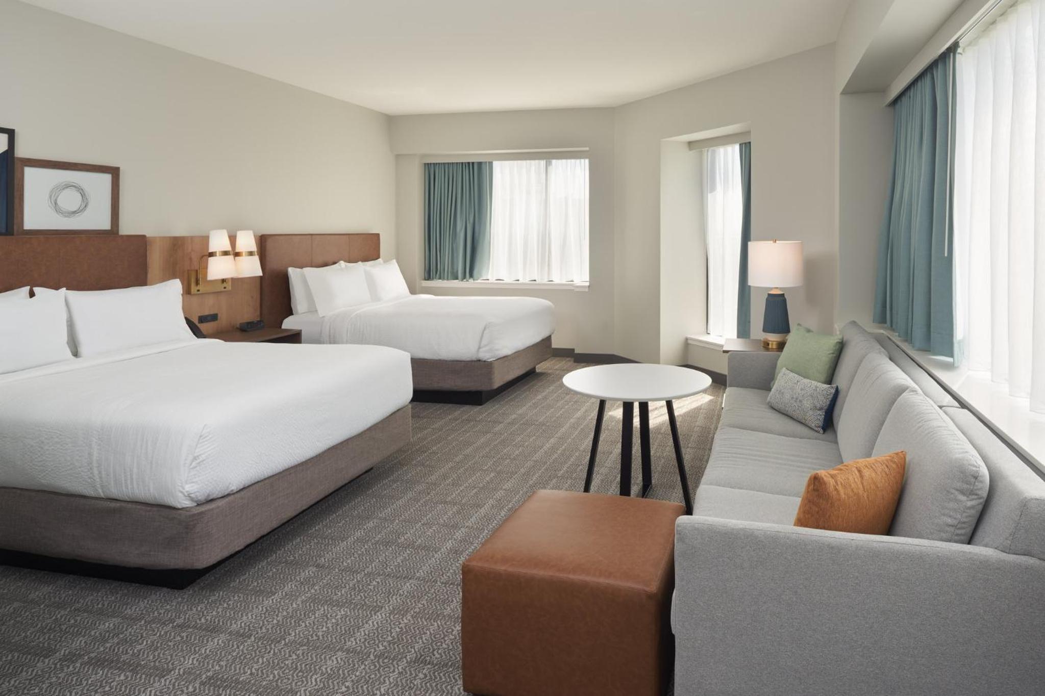 Studio Queen Suite with Two Queen Beds and City View - Photo 12