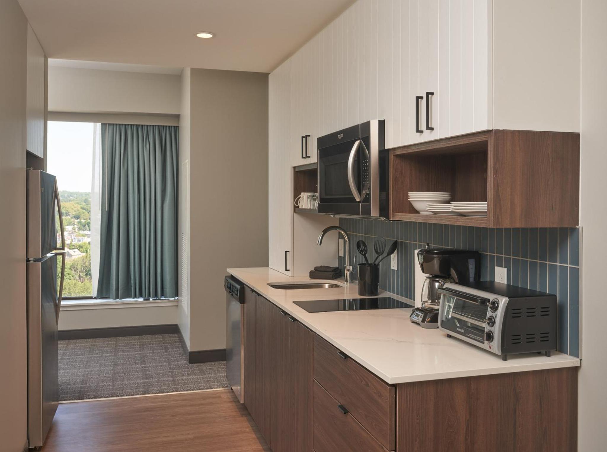 King Studio Suite City View - Photo 5