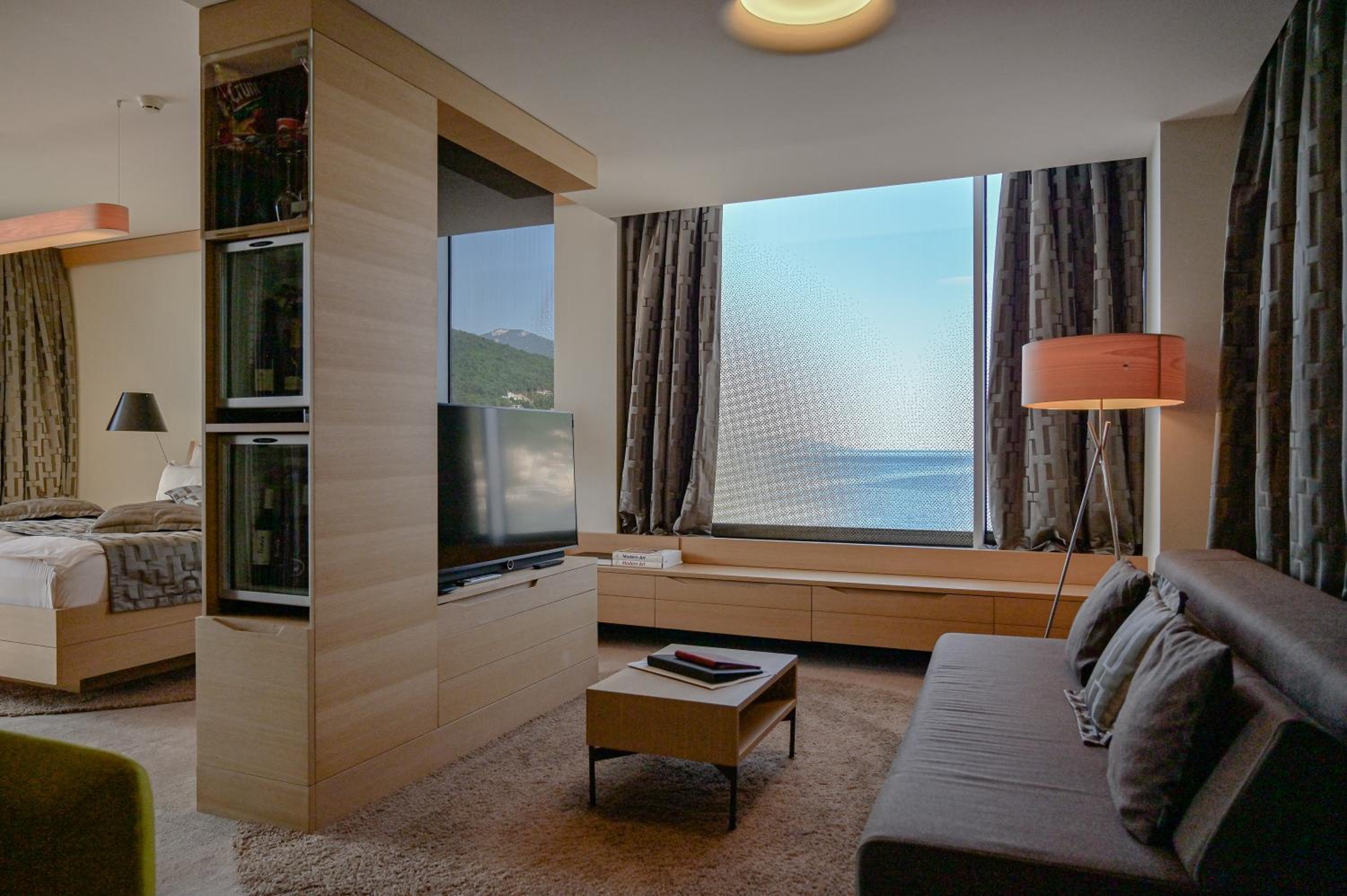 Deluxe Suite with Sea View