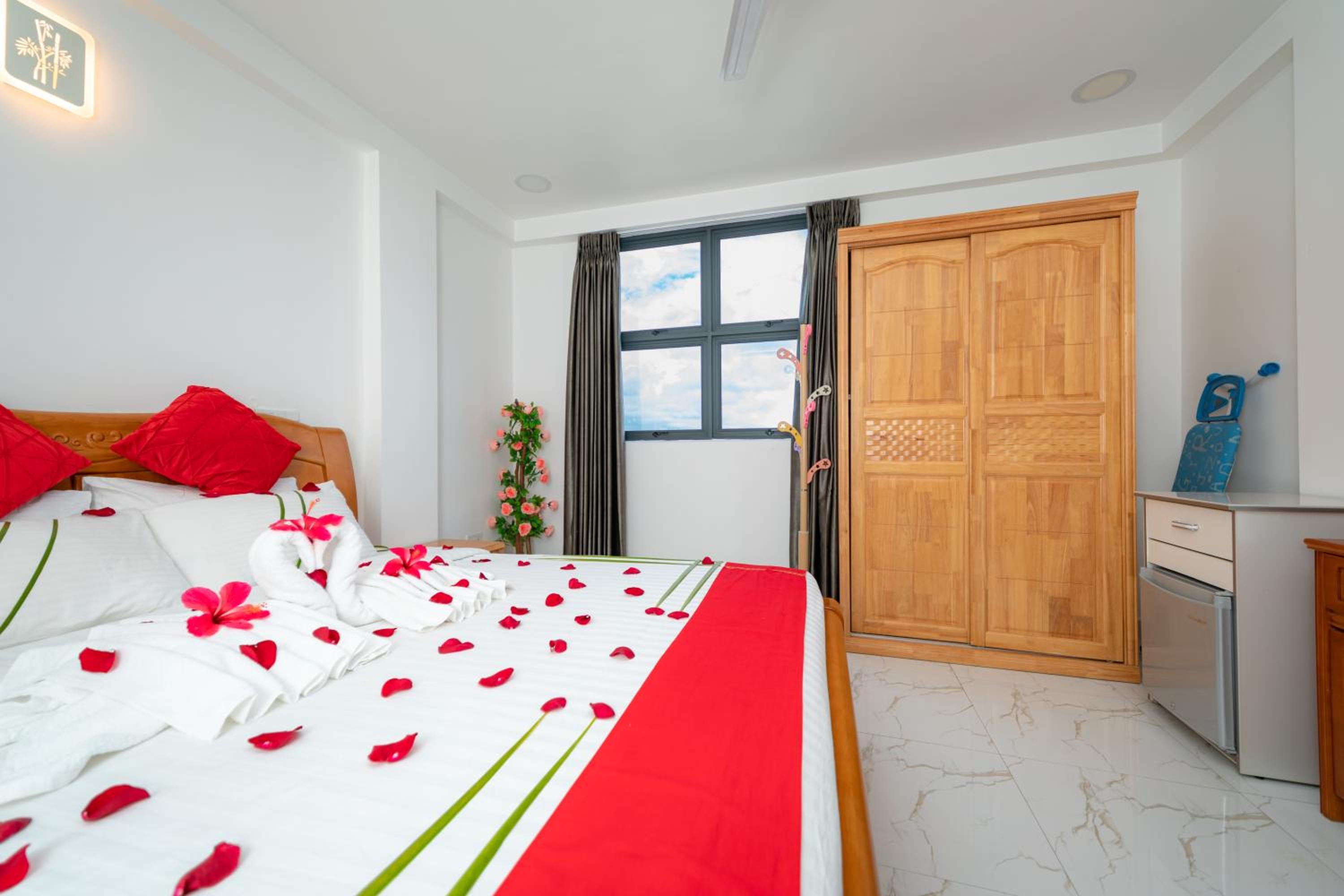 Suite with Private Pool - Photo 15