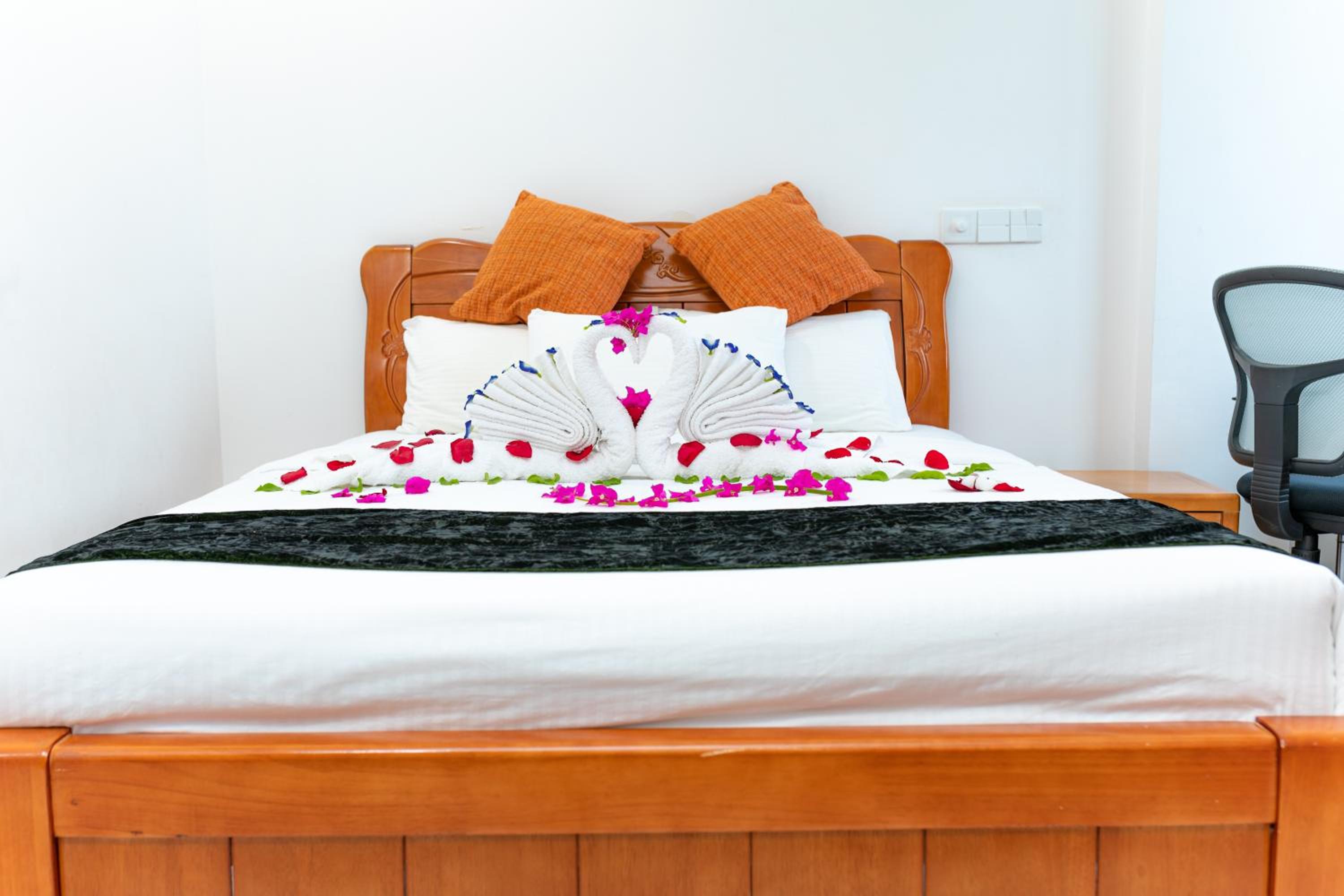 Deluxe Double Room with Sea View - Photo 6