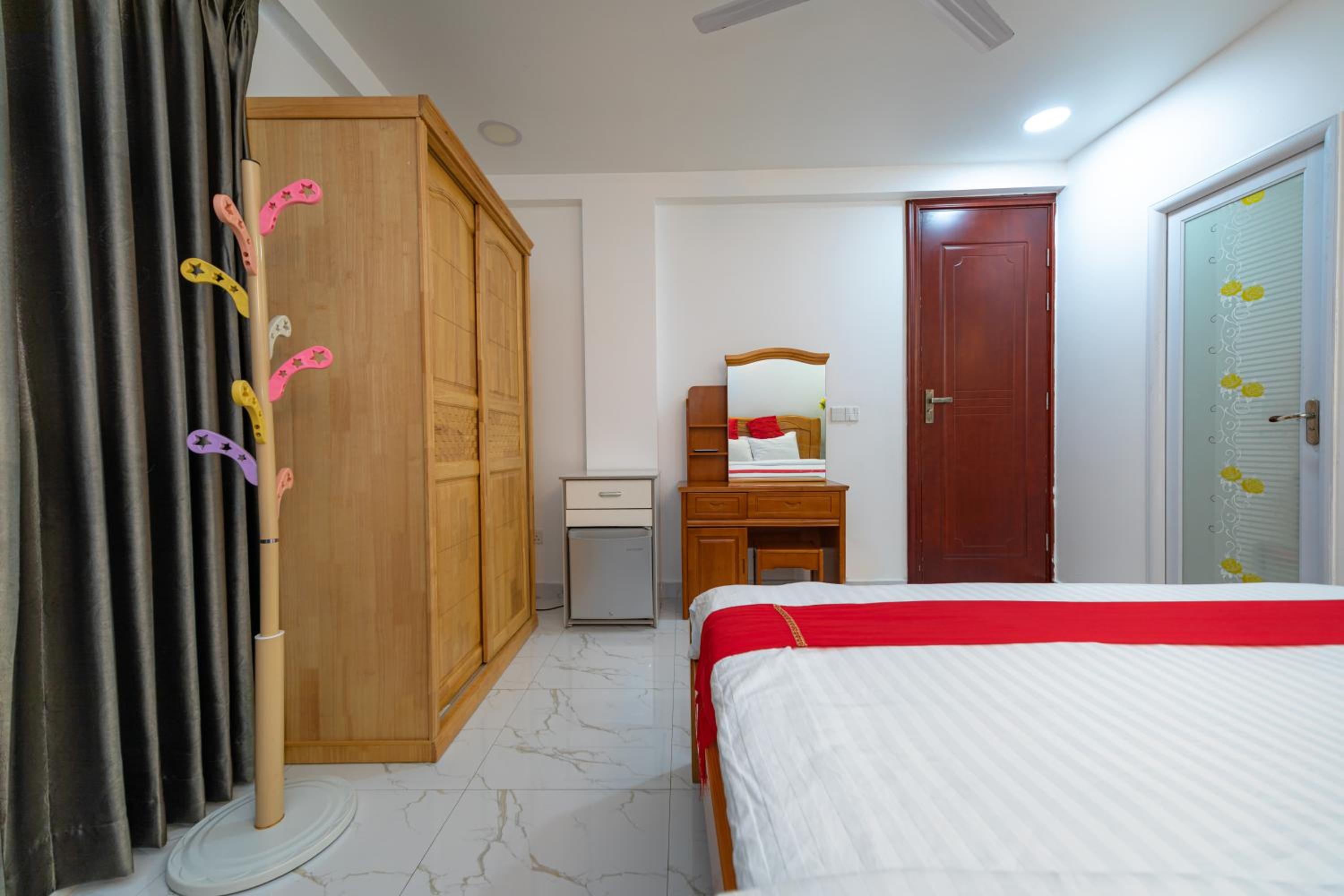 Family Suite with Balcony - Photo 21