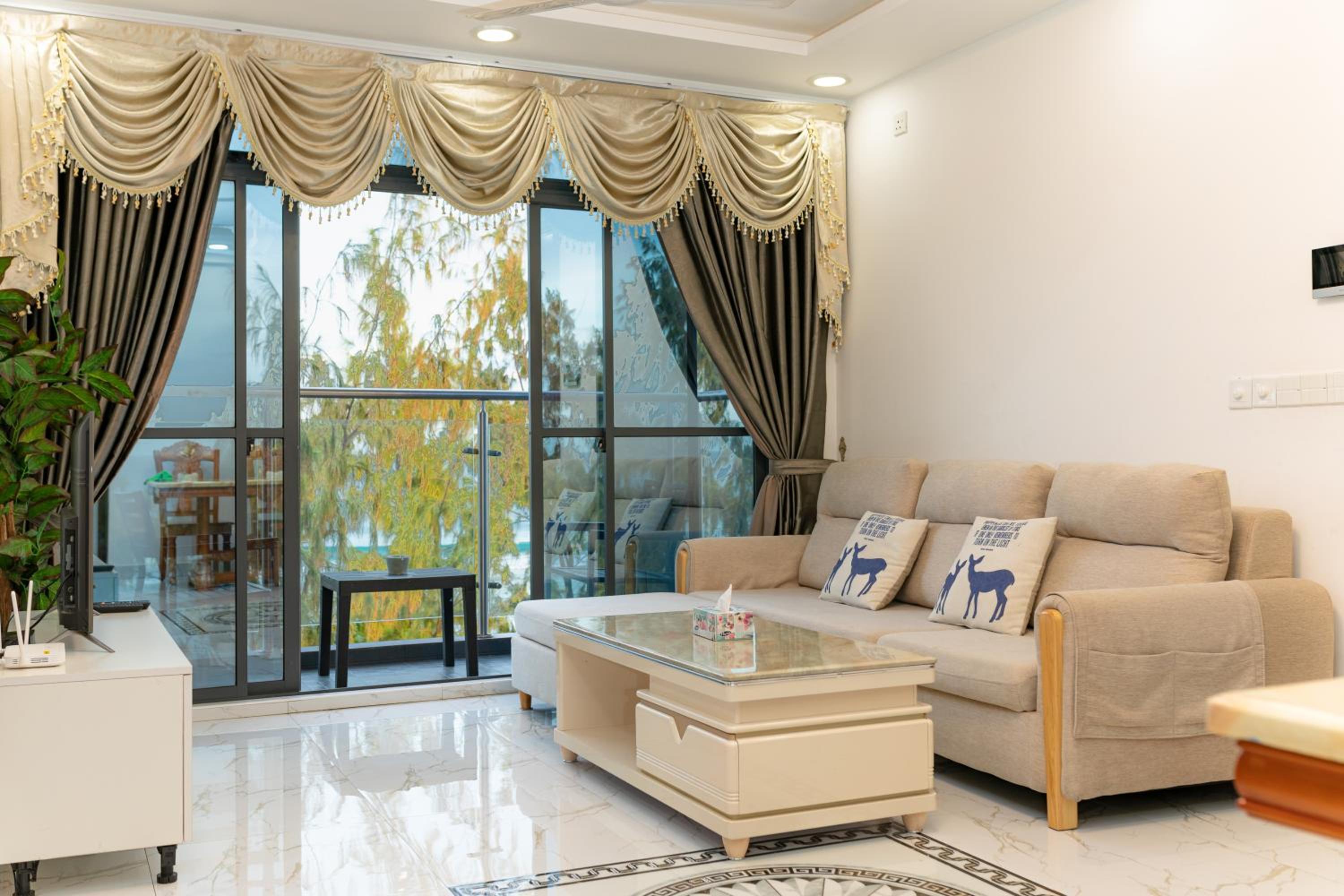 Deluxe Double Room with Sea View - Photo 17