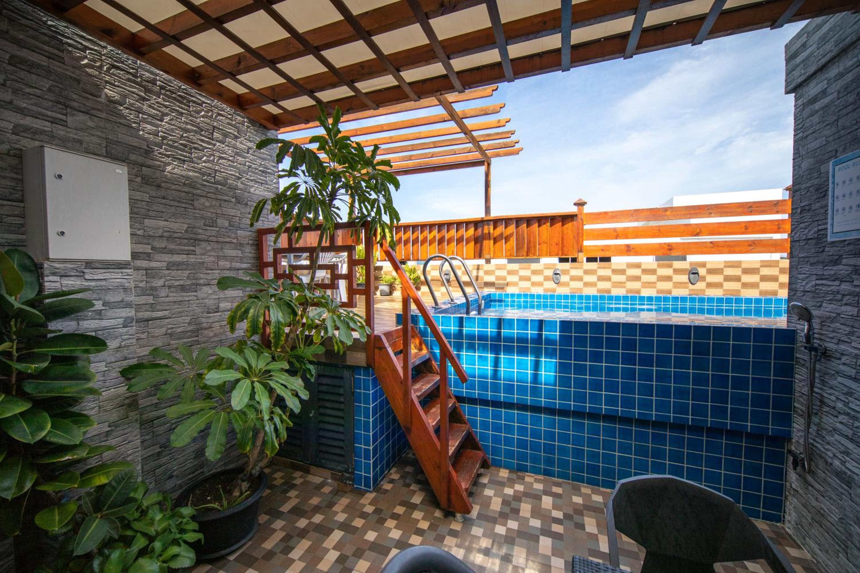 Suite with Private Pool - Photo 24