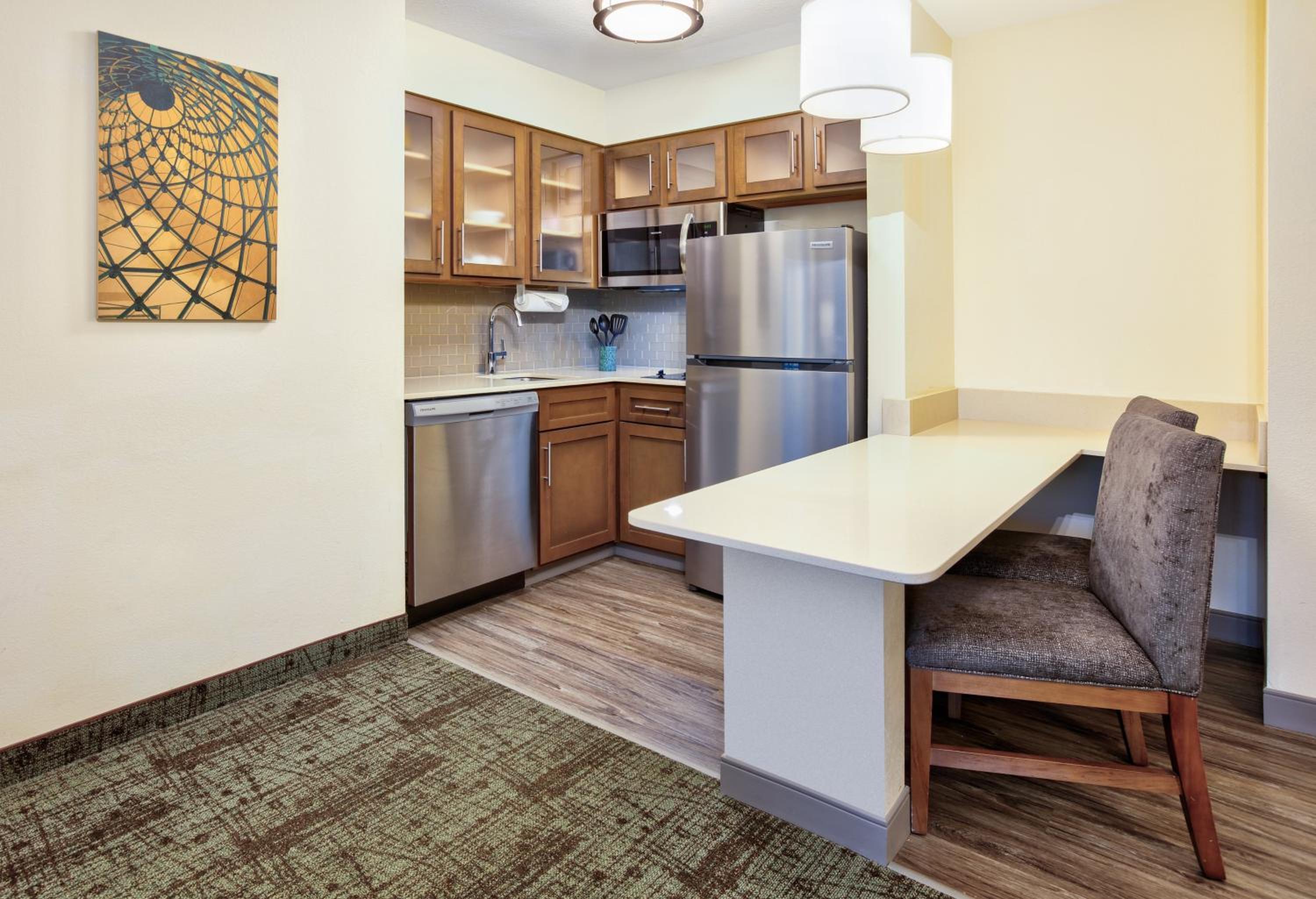 One-Bedroom Suite with Sofa Bed - Photo 3