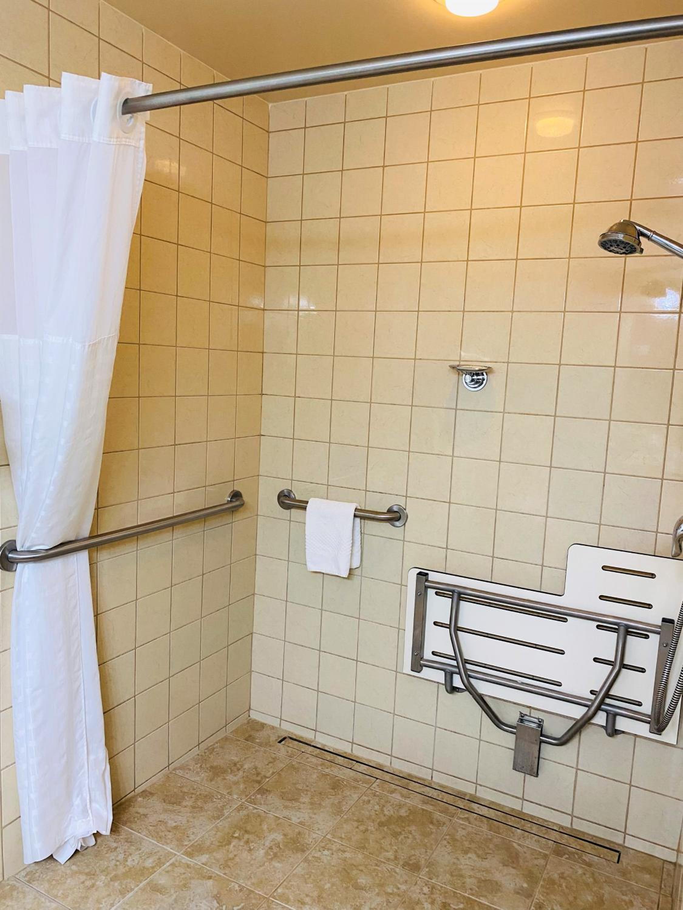 King Room - Disability Access/Non-Smoking - Photo 4