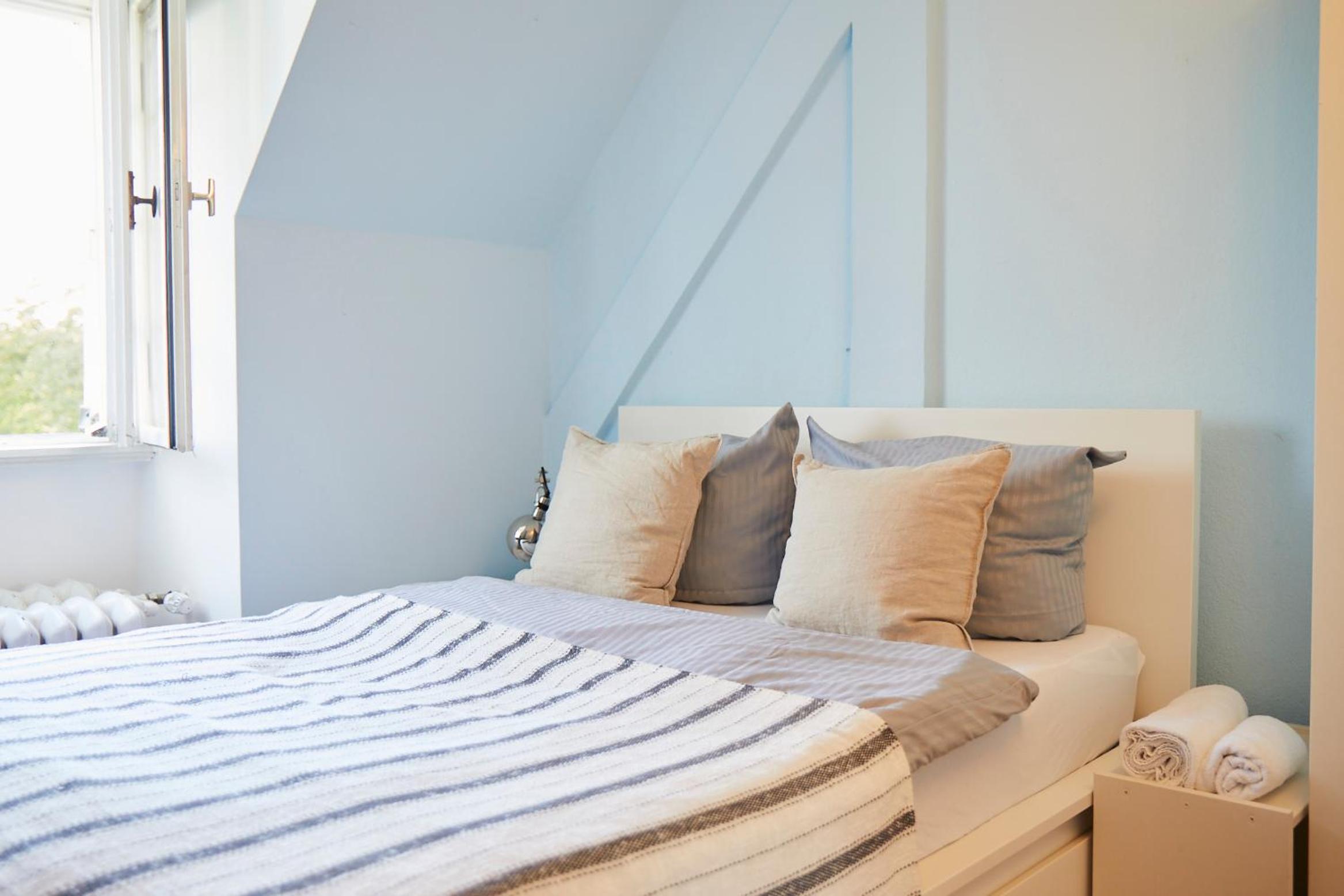 Basic Triple Room with Shared Bathroom photo 1