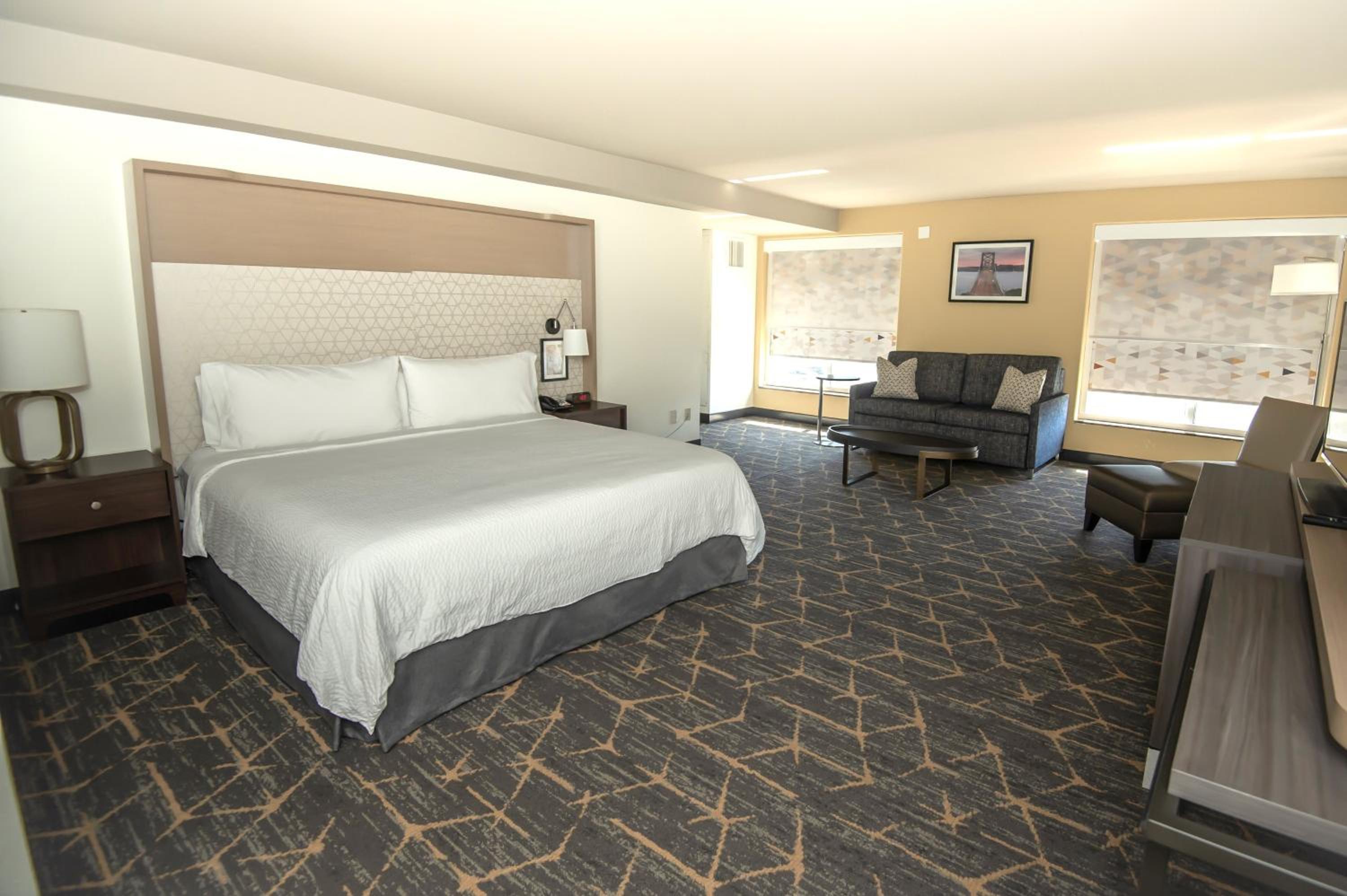 Standard King Room - Photo 3