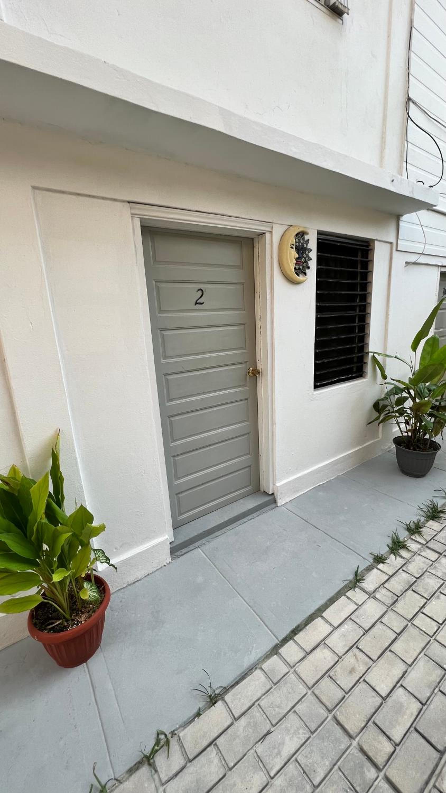 Basic Private Room with Shared Bathroom - Fan  No AC / Room 2A photo 3