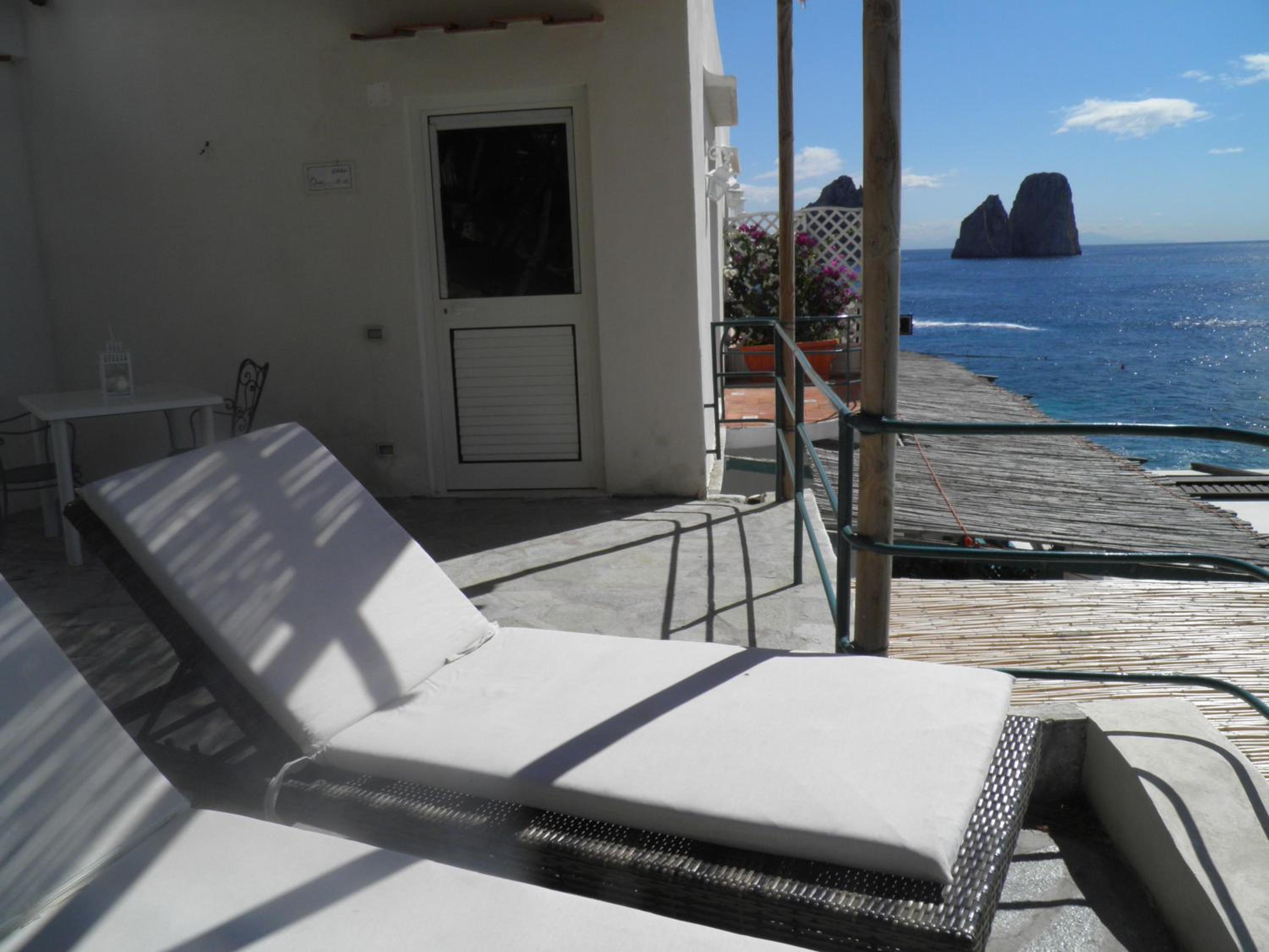 Superior Double Room with Sea View - Photo 7