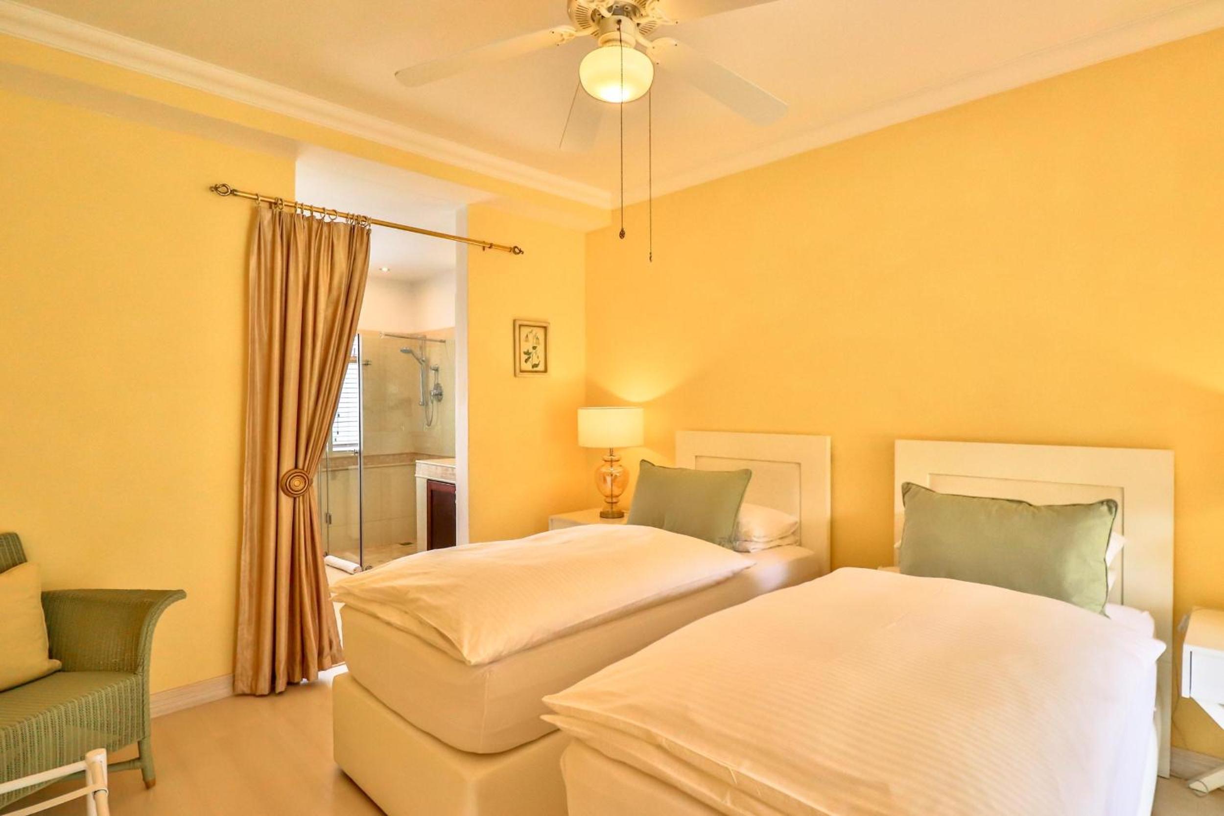Deluxe Double or Twin Room with Mountain View photo 2