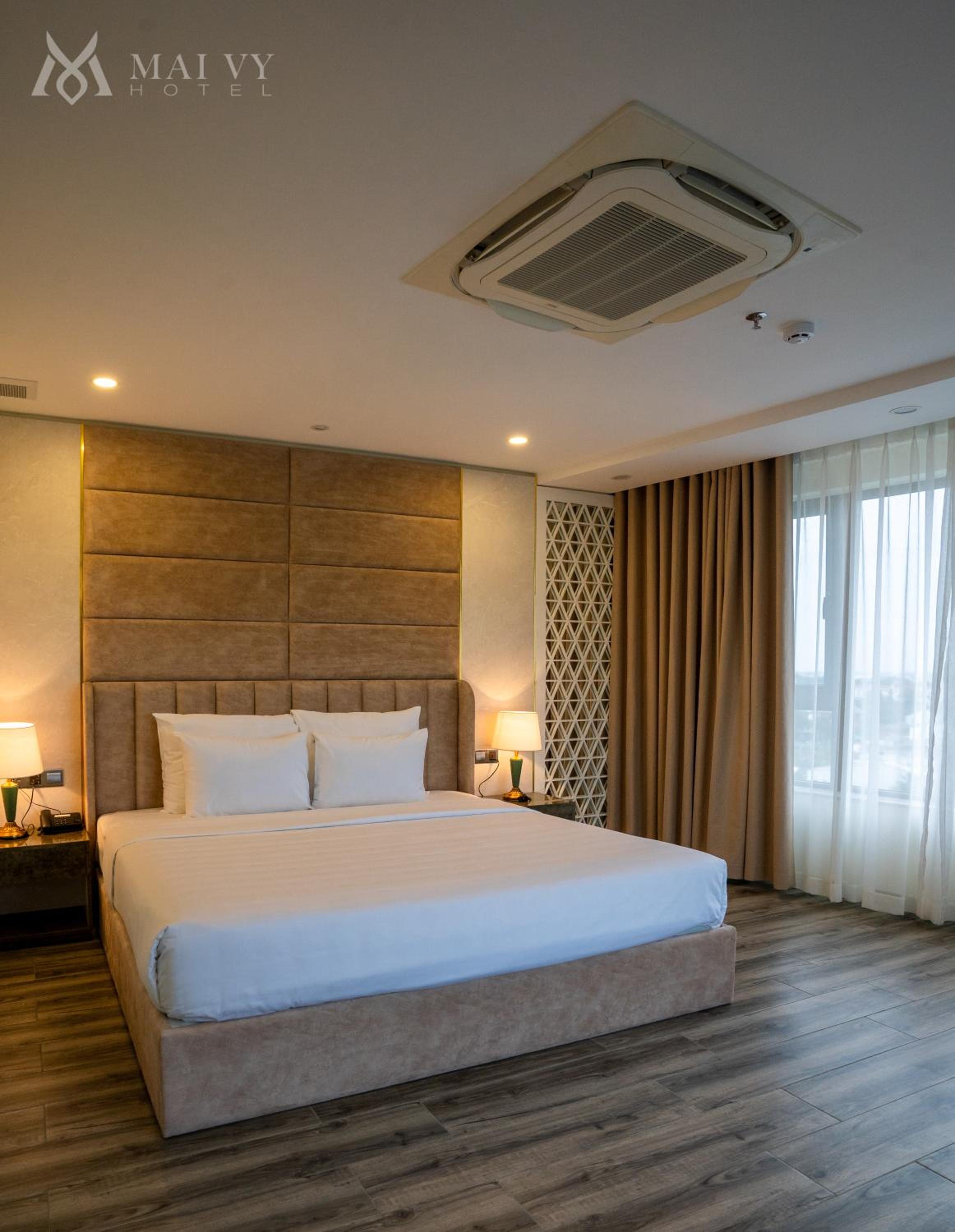 Large Double Room with Bathtub photo 3