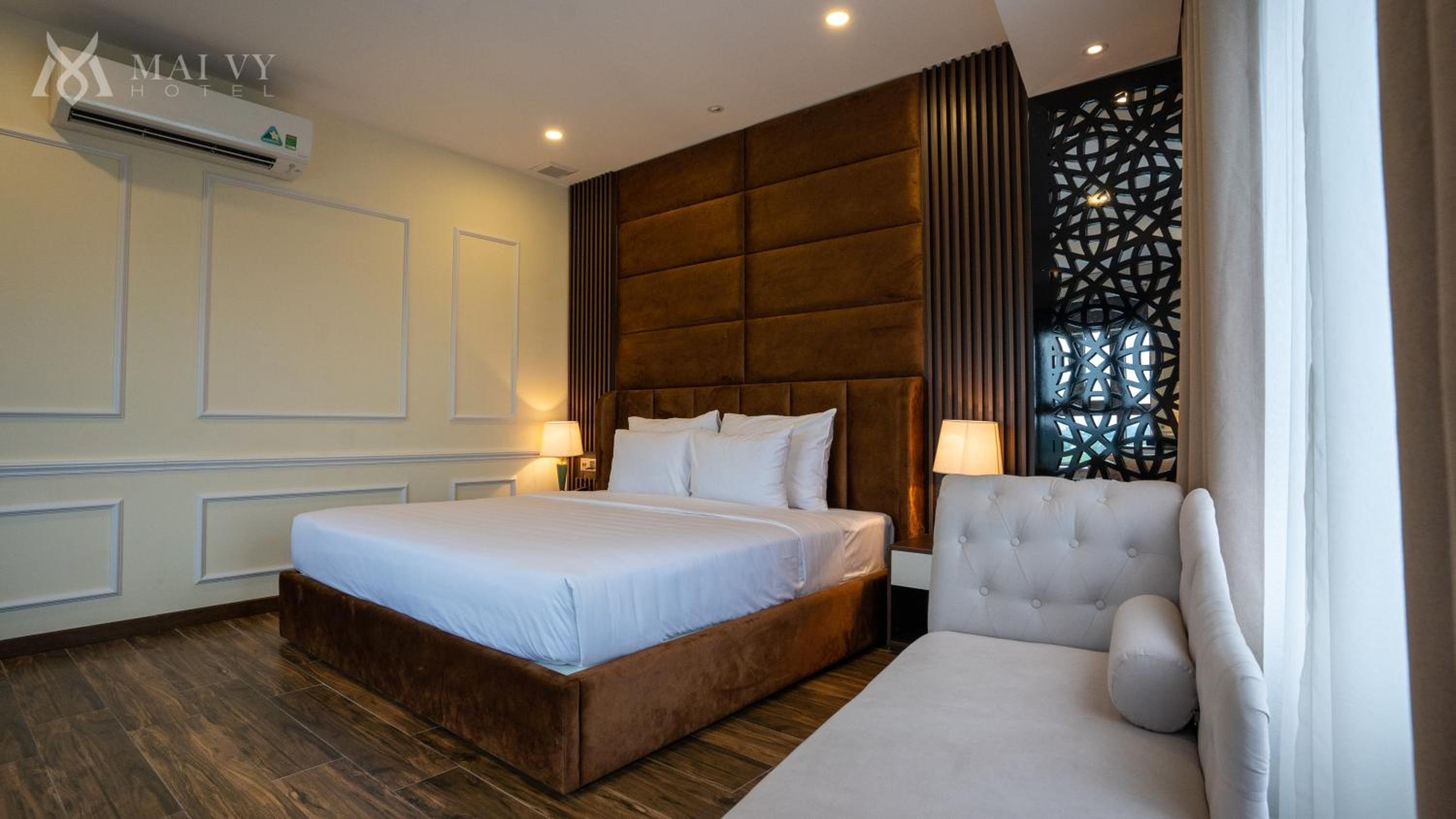 Large Double Room with Bathtub photo 2