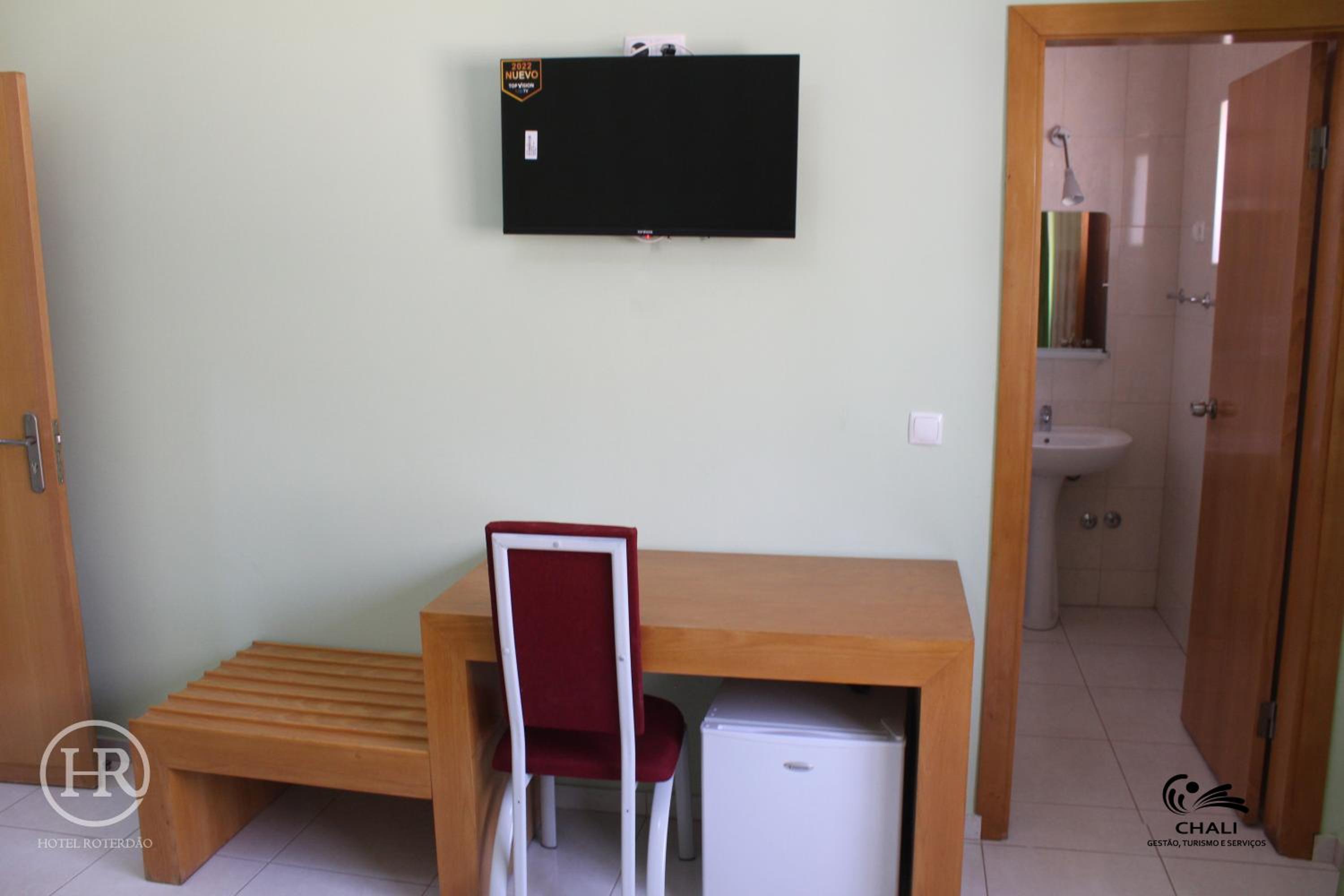 Budget Double Room photo 3