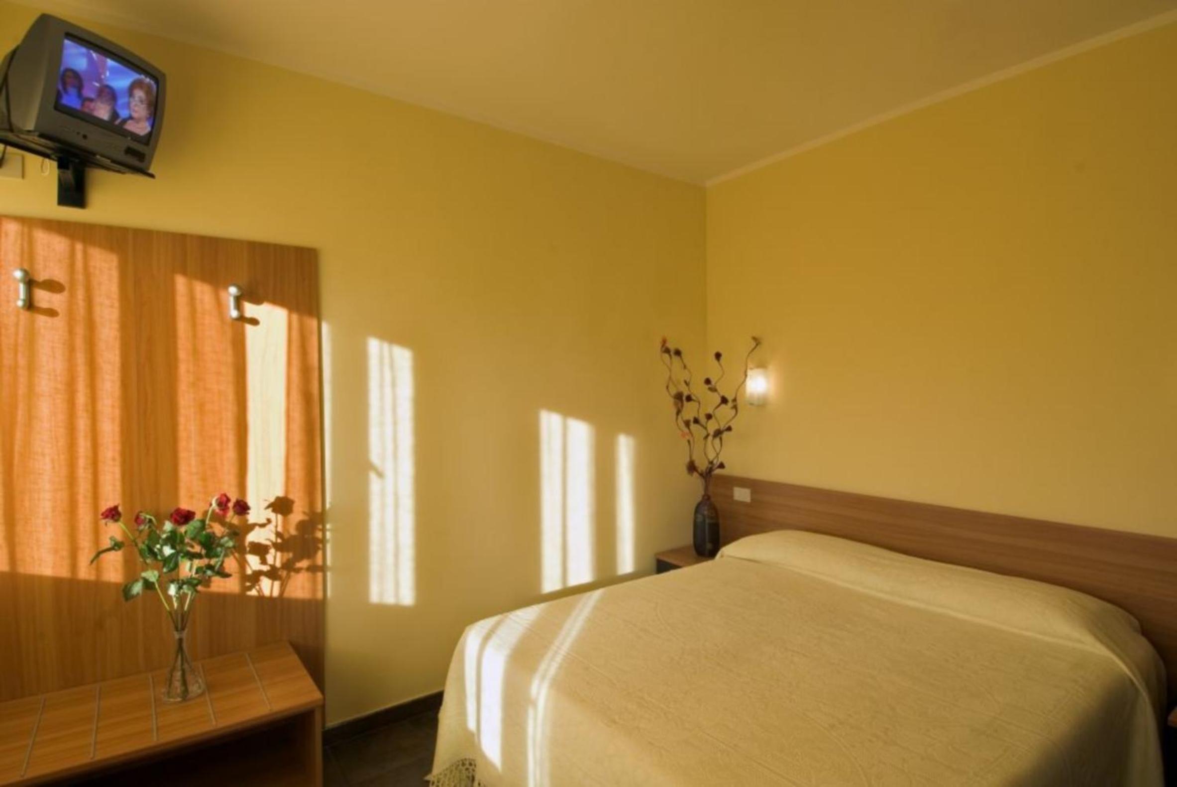 Double Room with Spa Bath photo 1