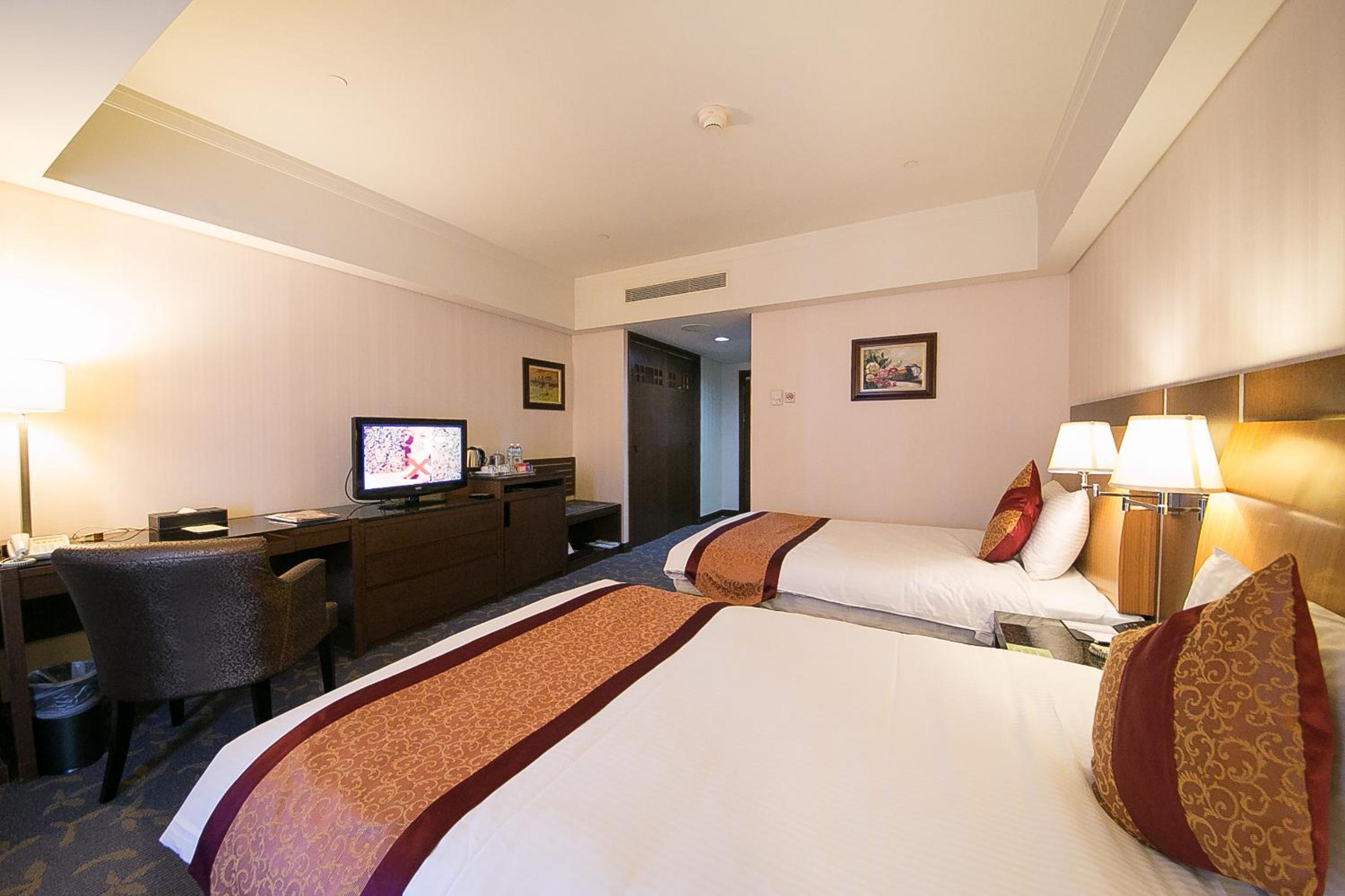 Deluxe Twin Room - Photo 3