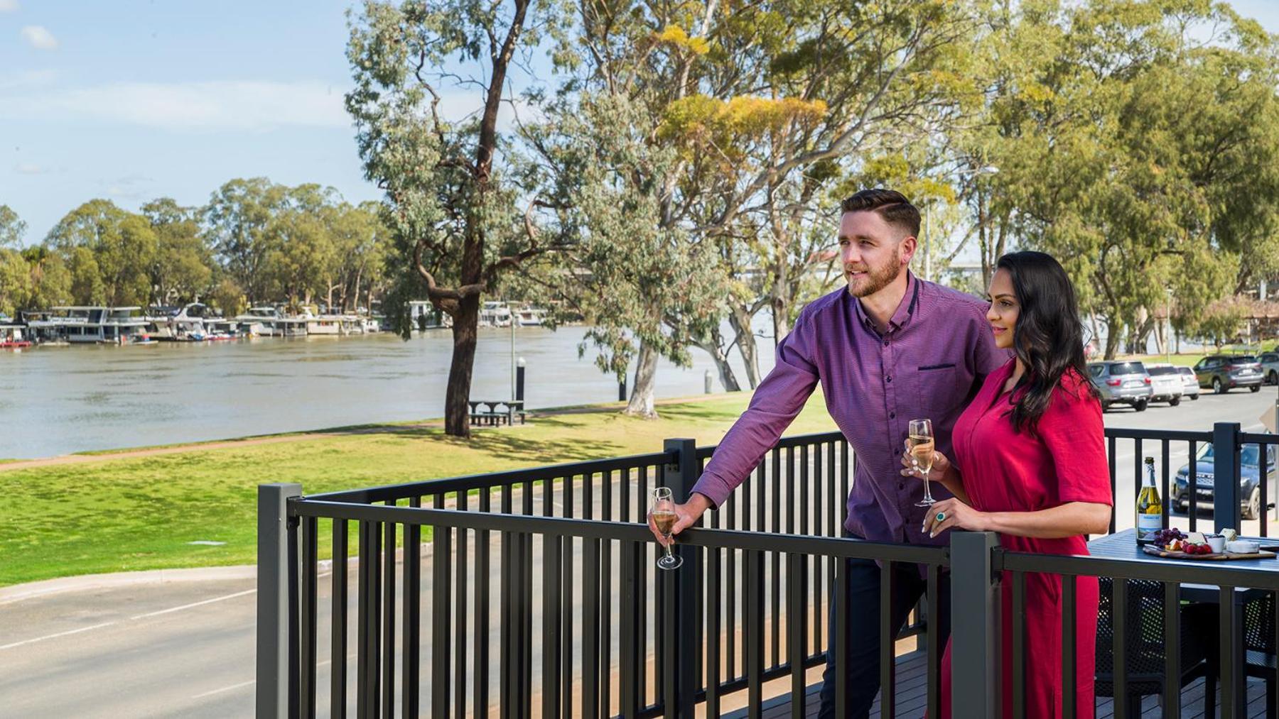 Riverview Villa Balcony photo 2