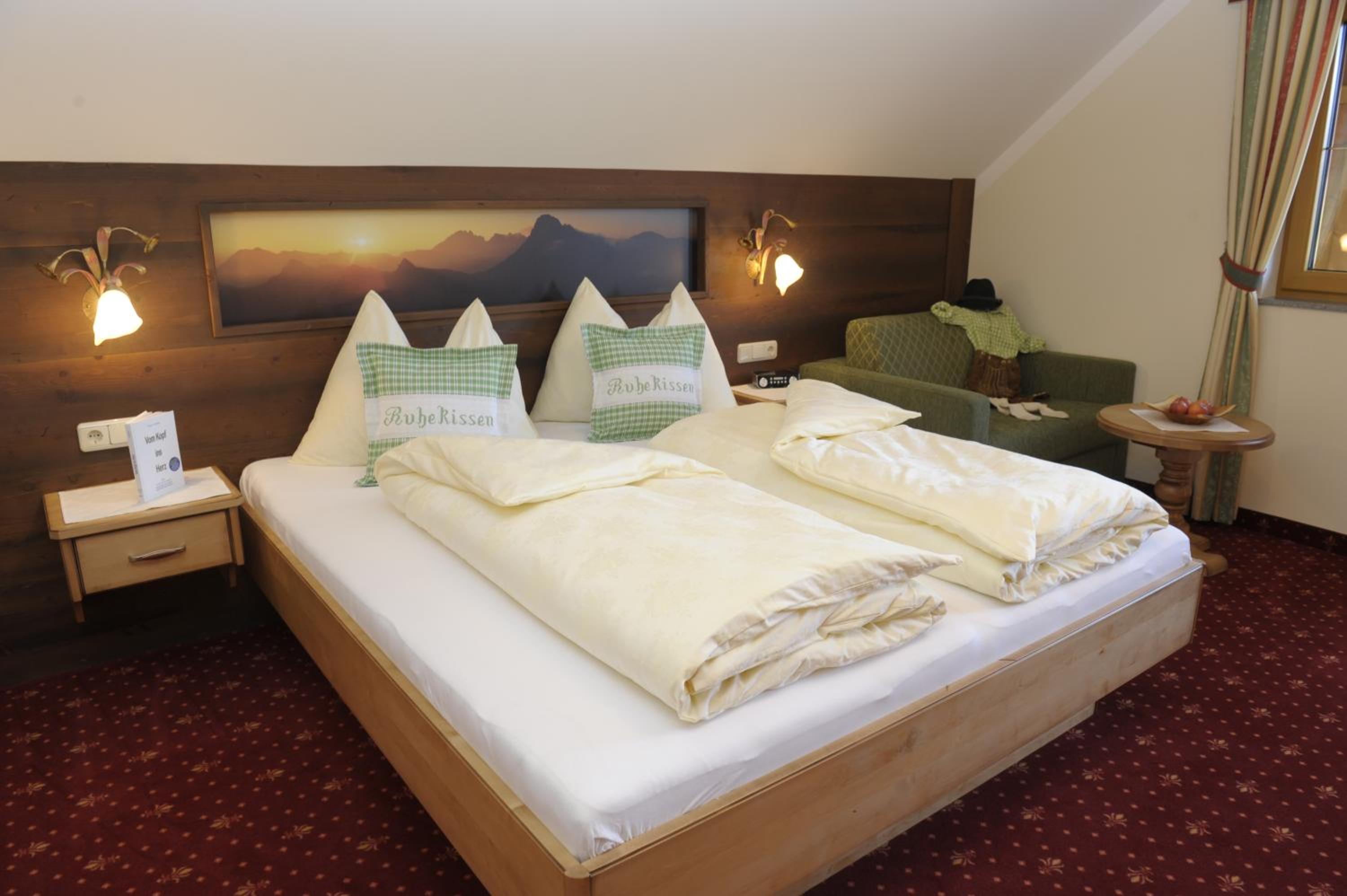 Two-Bedroom Apartment with Balcony and Mountain View  photo 1