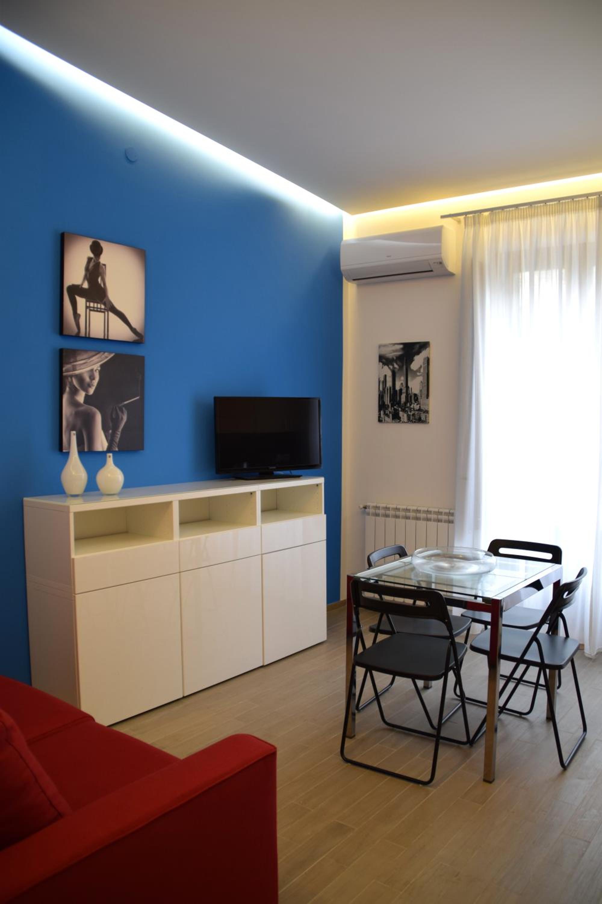 One-Bedroom Apartment with Balcony photo 3