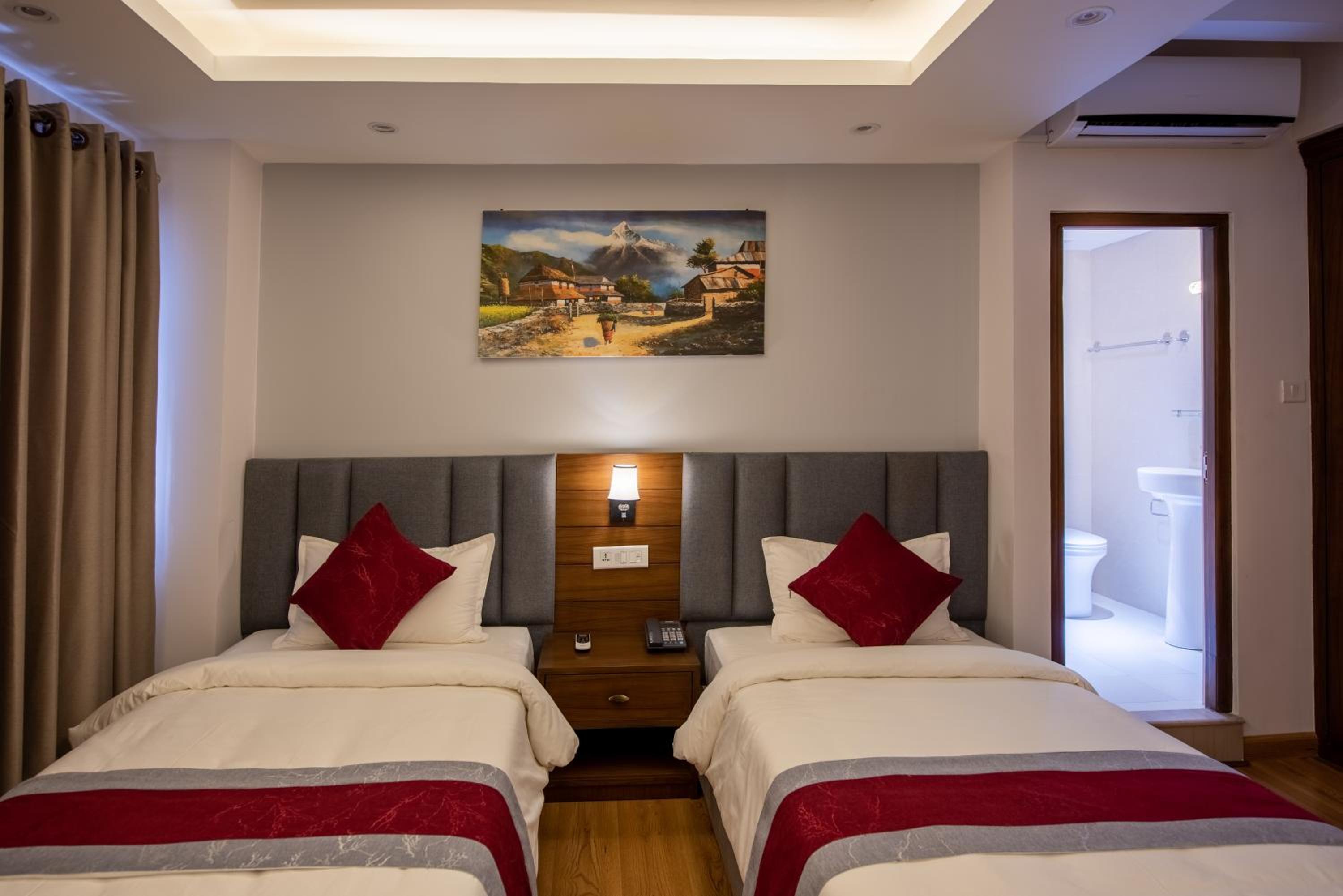 Deluxe Twin Room - Photo 12
