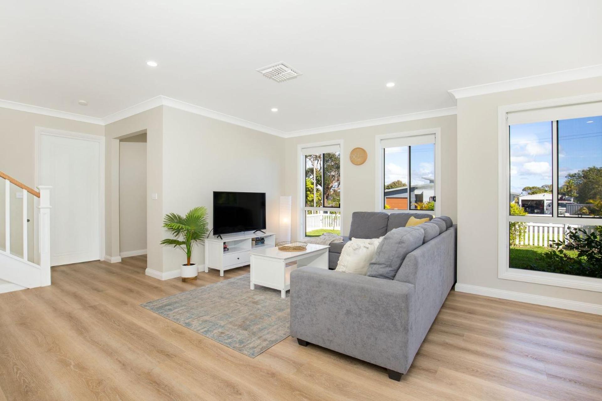 Three-Bedroom House photo 3