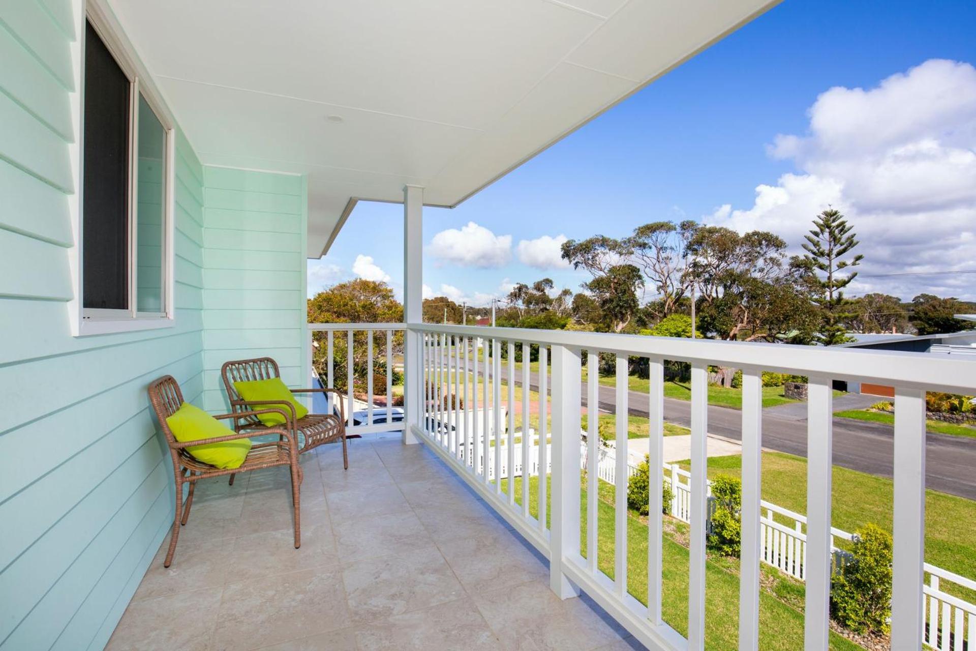 Three-Bedroom House photo 2