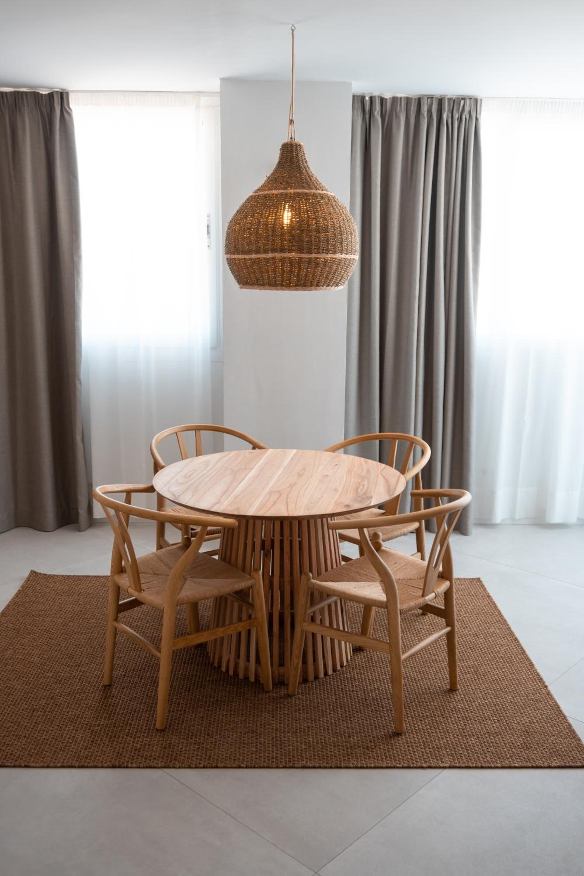 Superior Apartment thumbnail 6