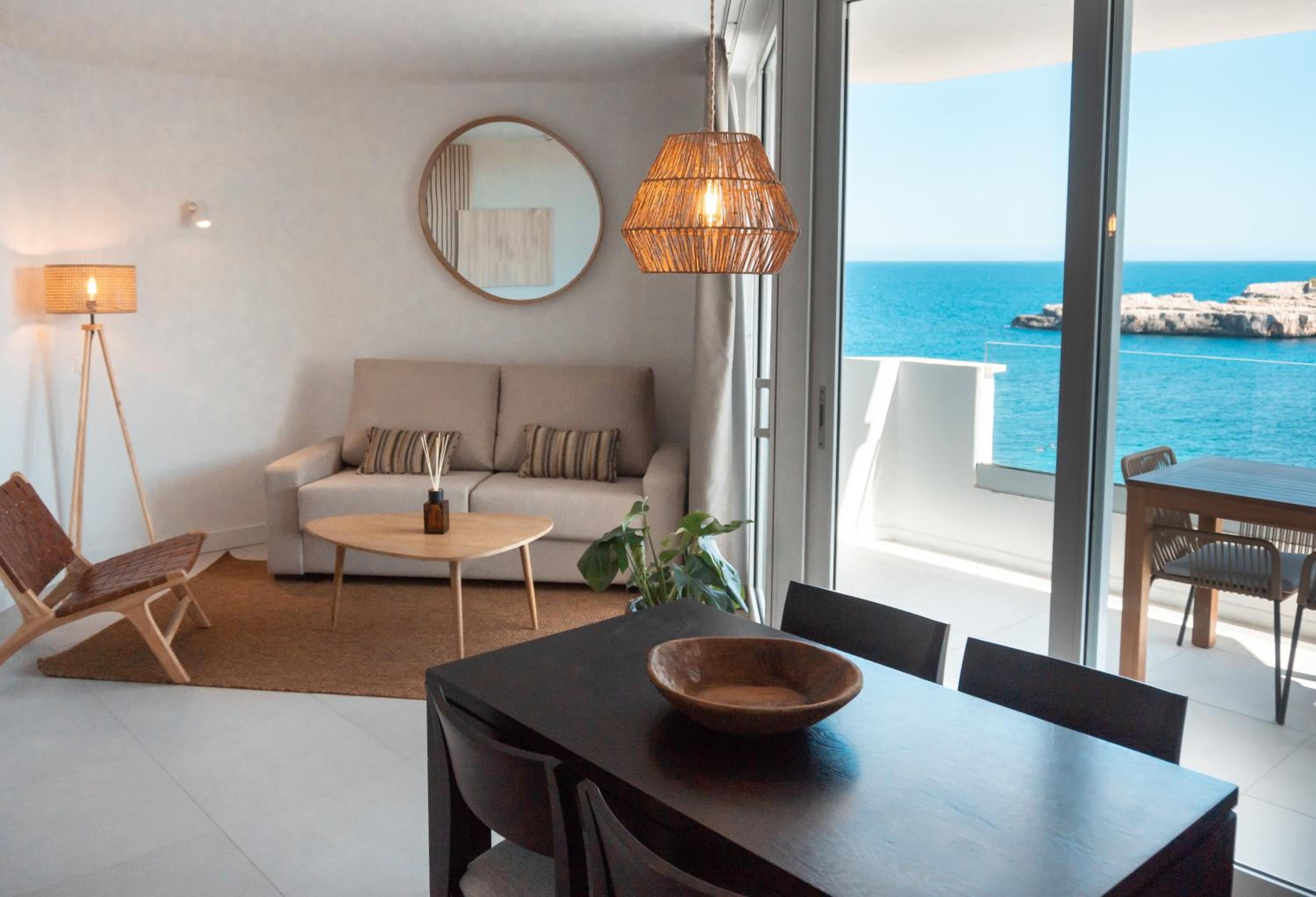 Apartment with frontal Sea View