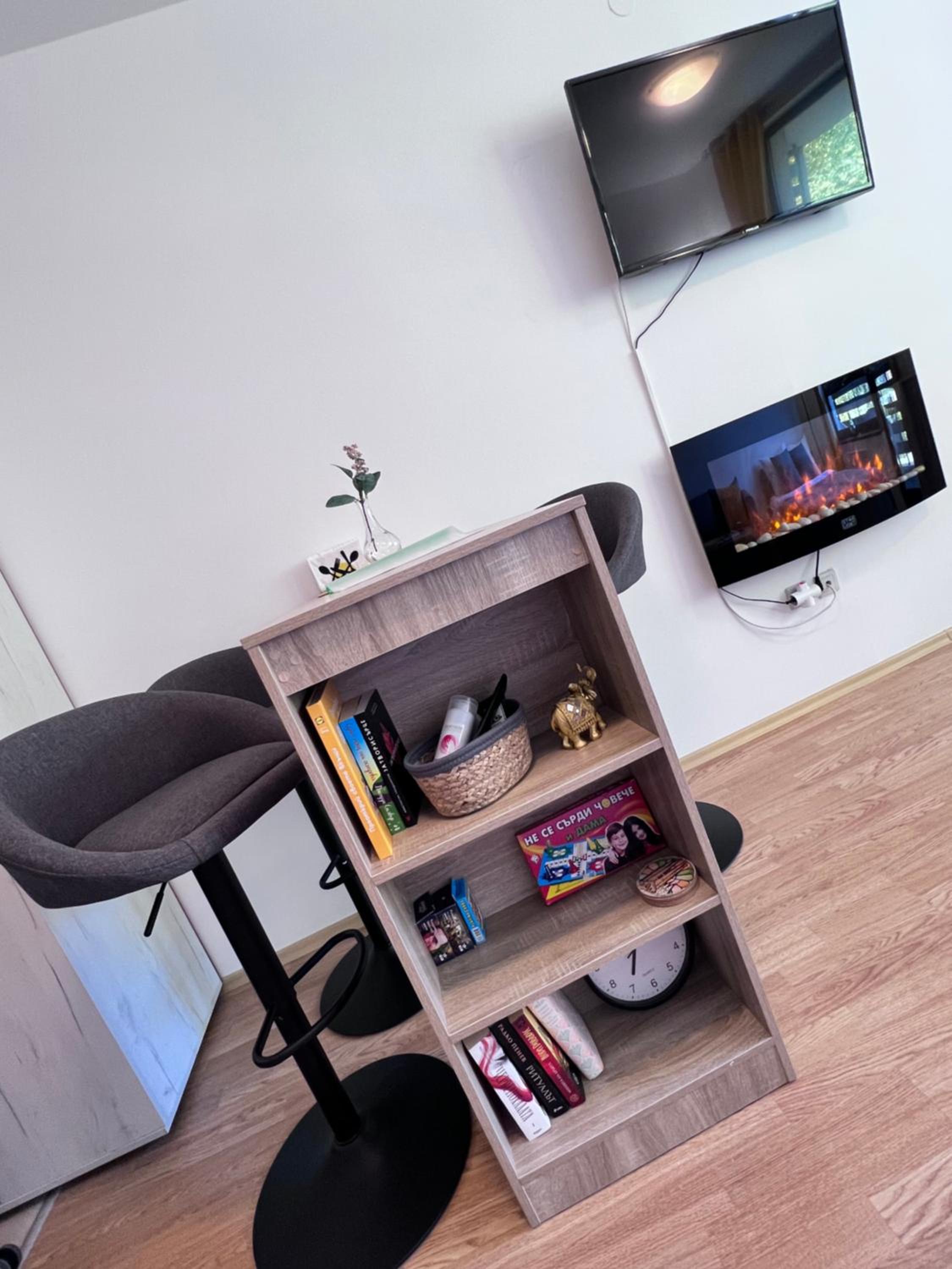 One-Bedroom Apartment photo 2