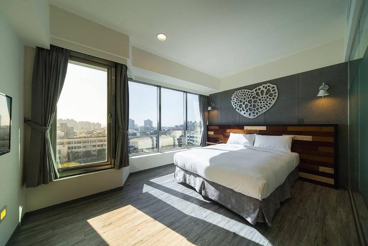 Double or Twin Room with City View photo 3