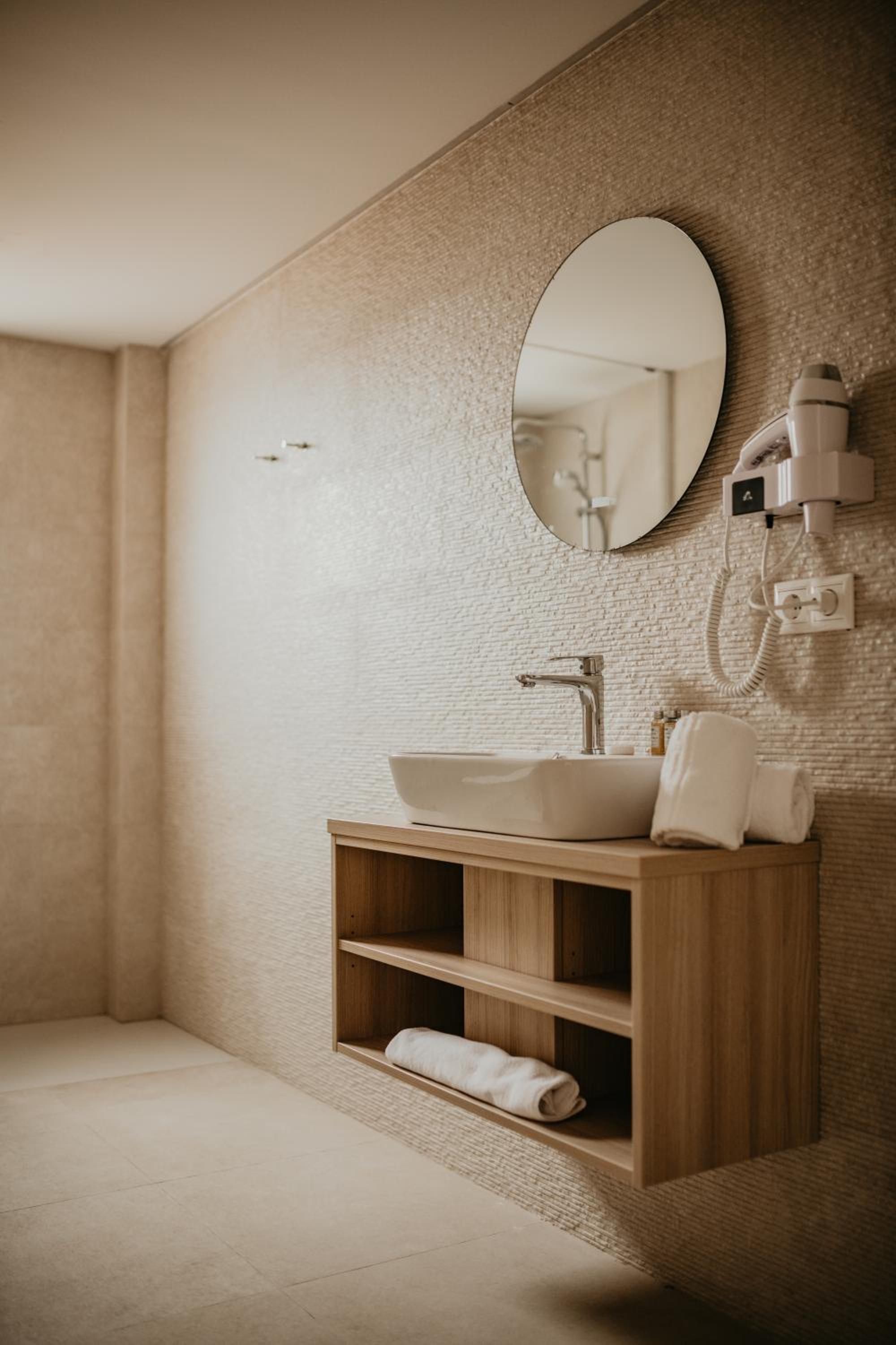 Two-bedroom Superior Apartment thumbnail 6