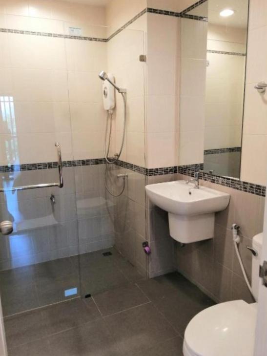Deluxe Double Room (2 Adults + 1 Child) - Photo 4