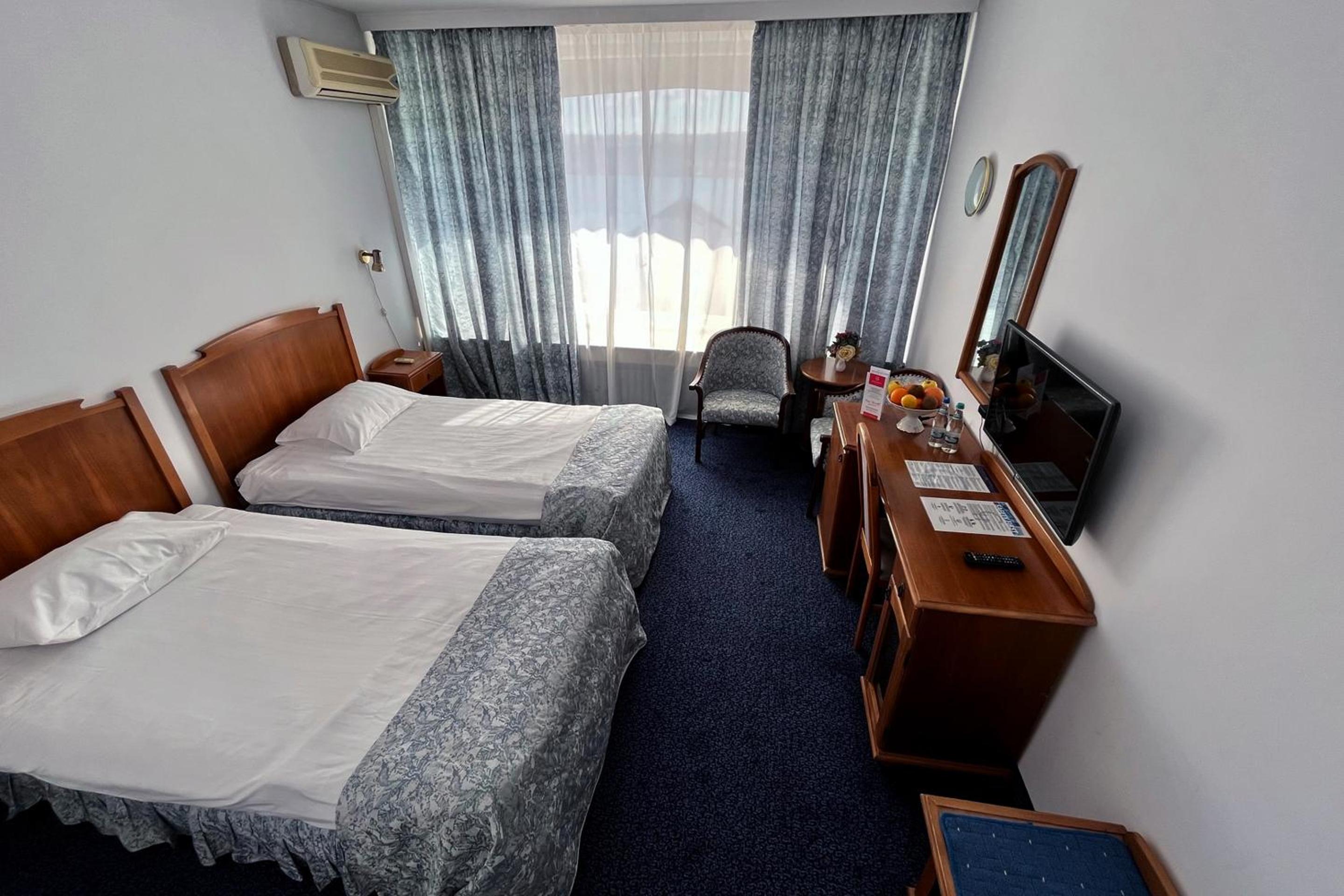 Standard Twin Room with River View