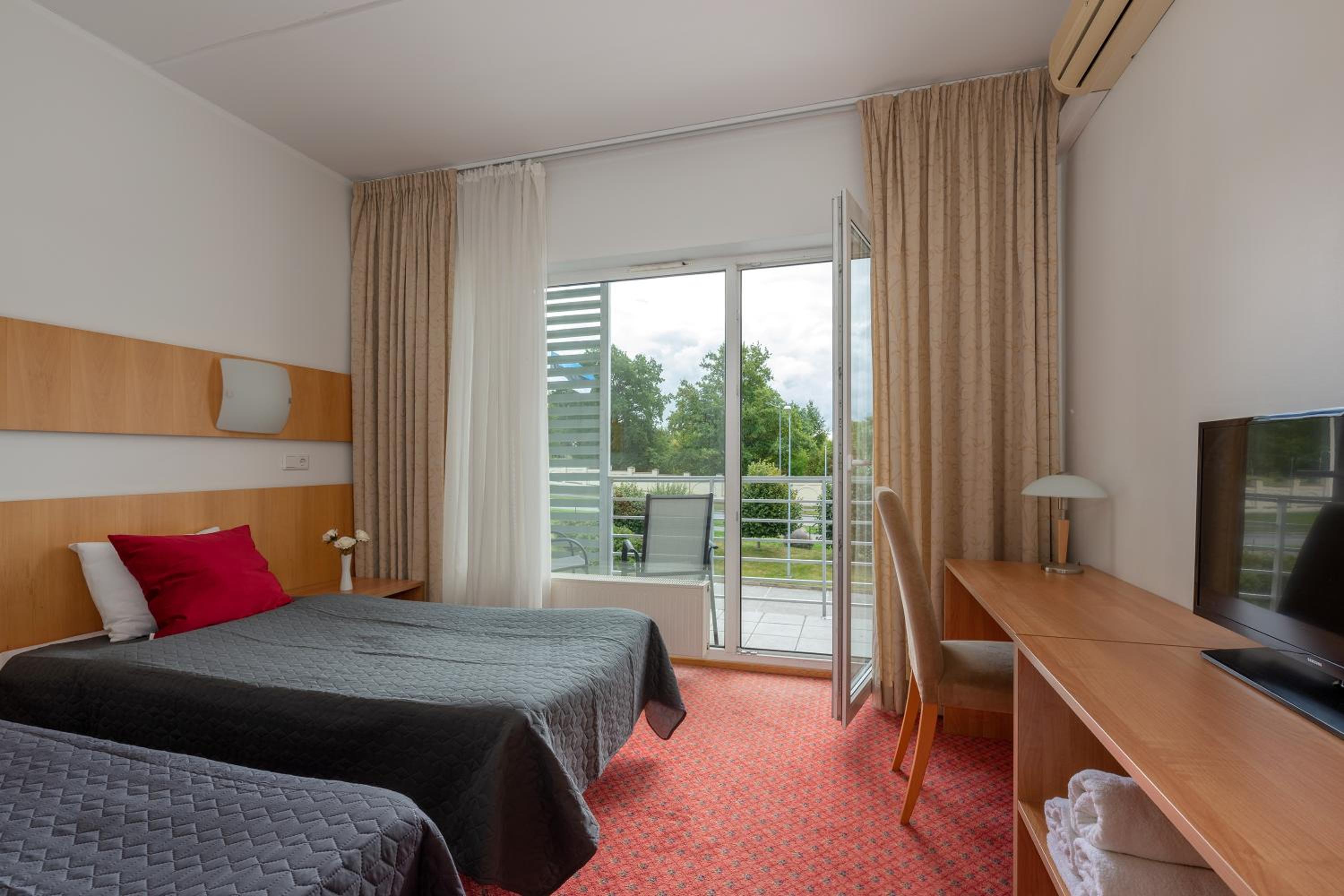 Twin Room with Balcony photo 3