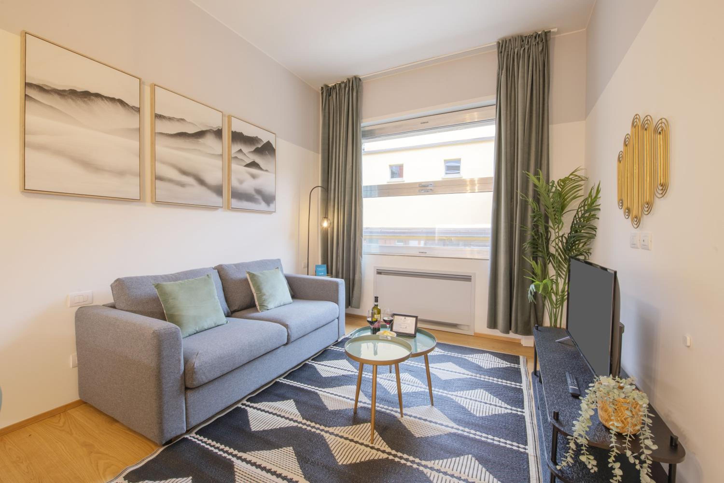 One-Bedroom Apartment