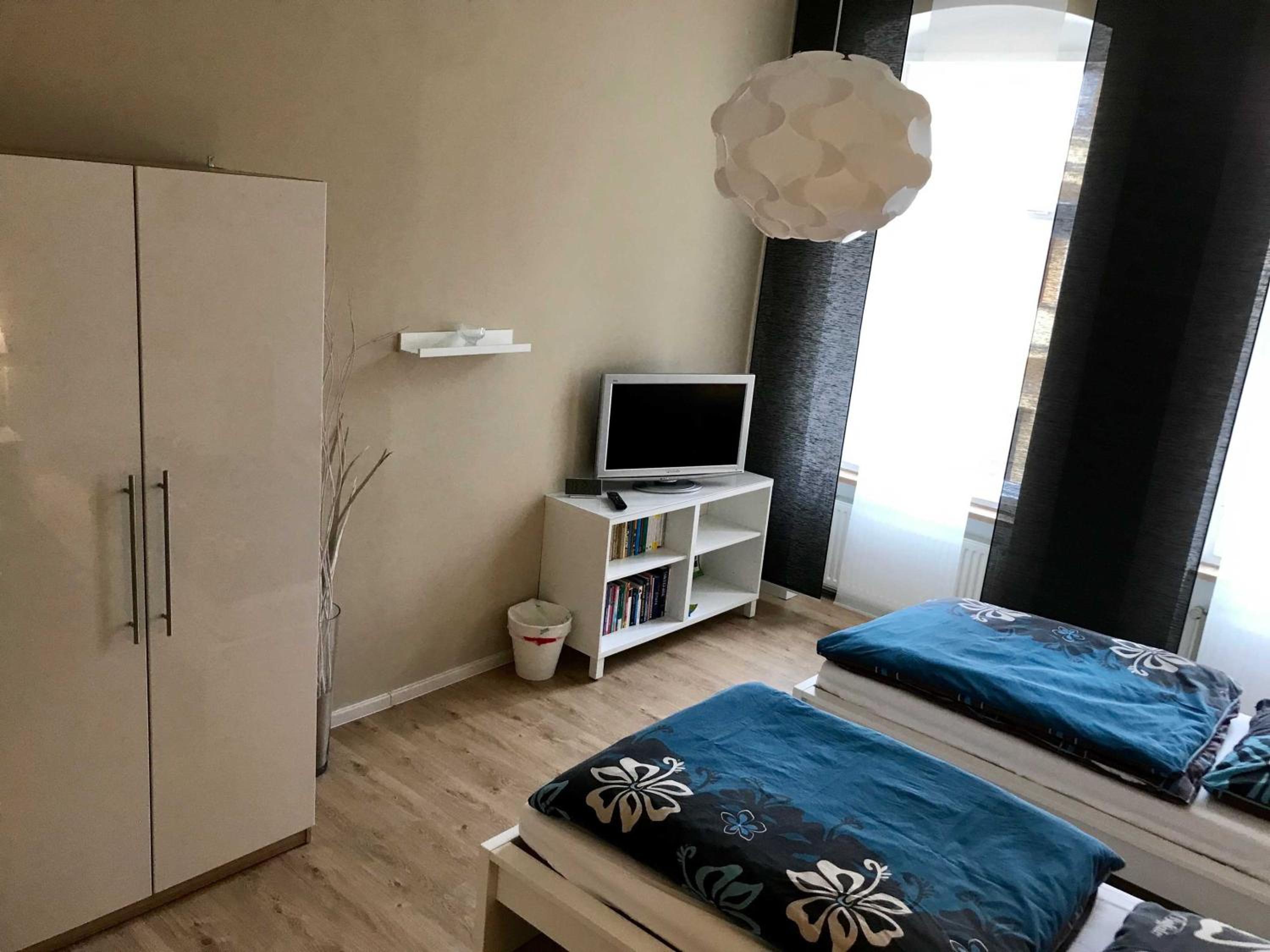 One-Bedroom Apartment with Shower photo 1