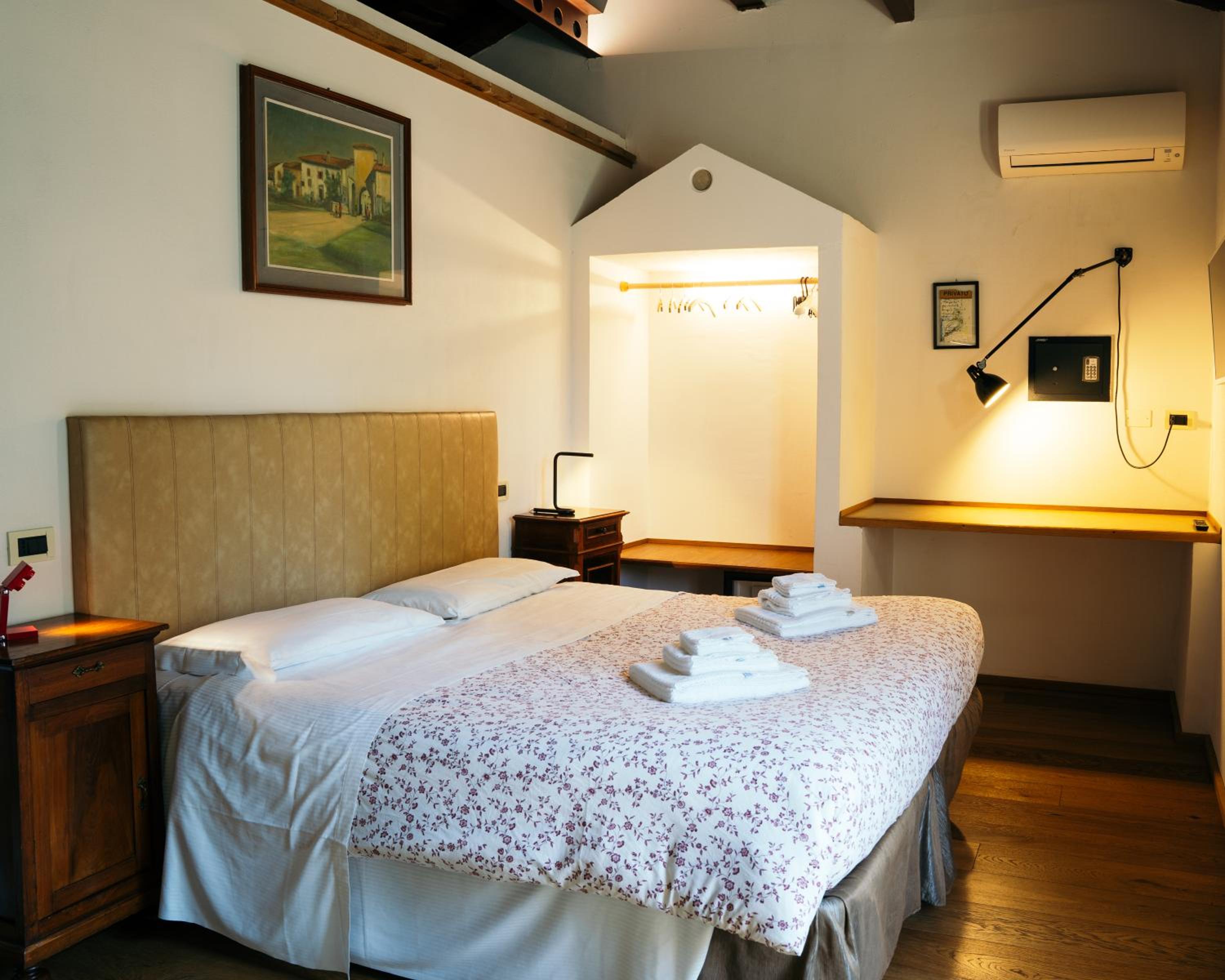 King Suite - Photo 11