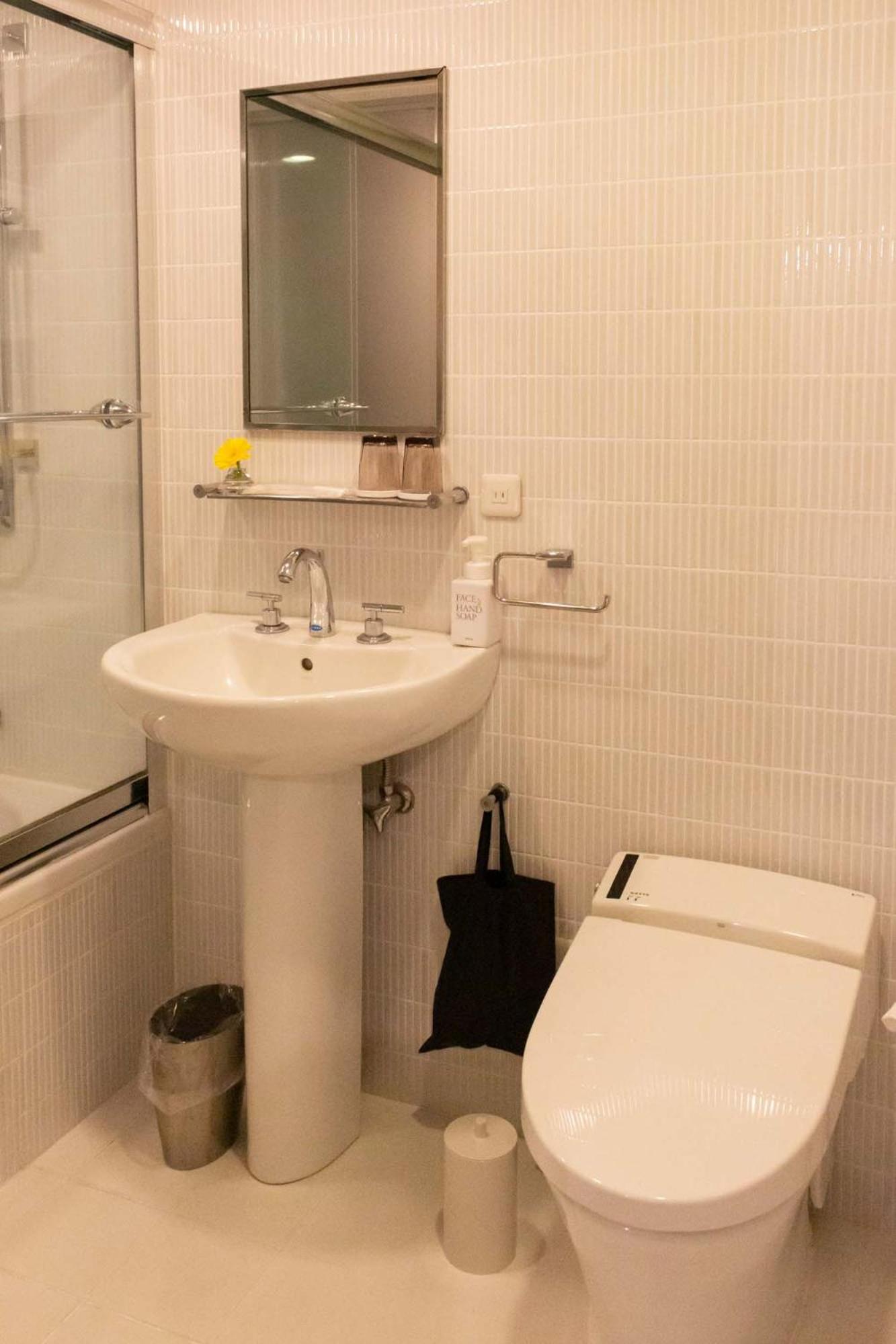 Twin Room - Photo 5
