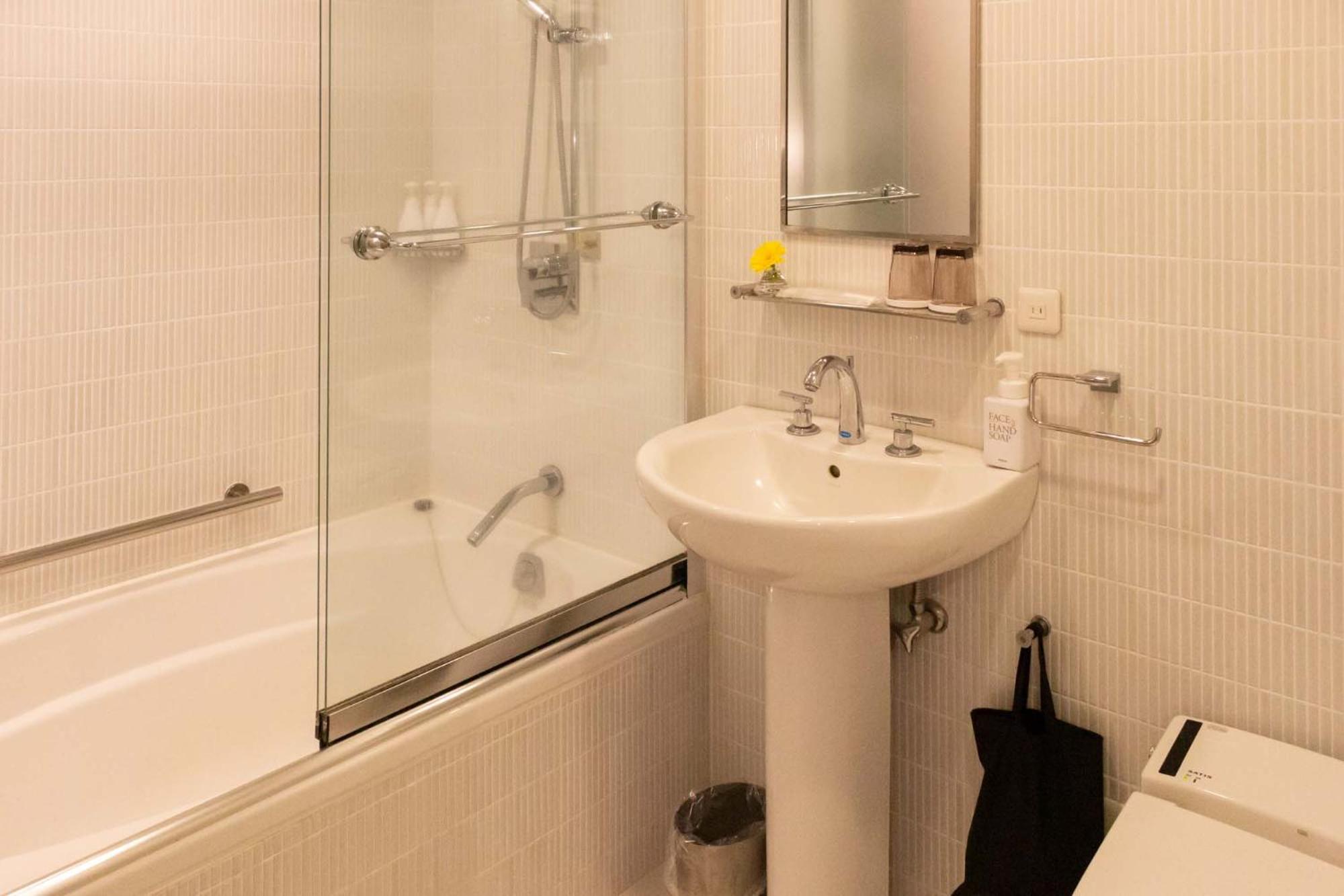Twin Room - Photo 4