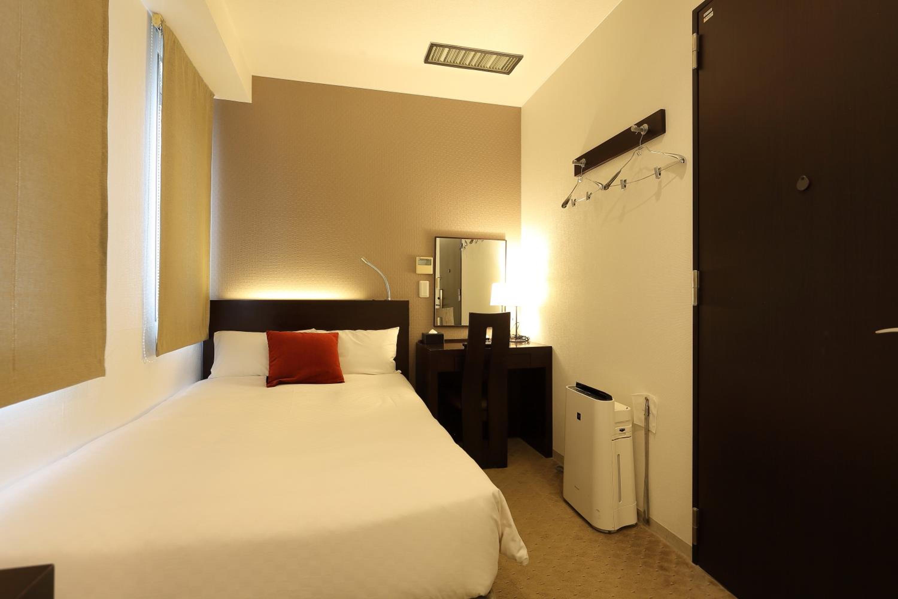Double Room with Small Double Bed and Bath photo 2