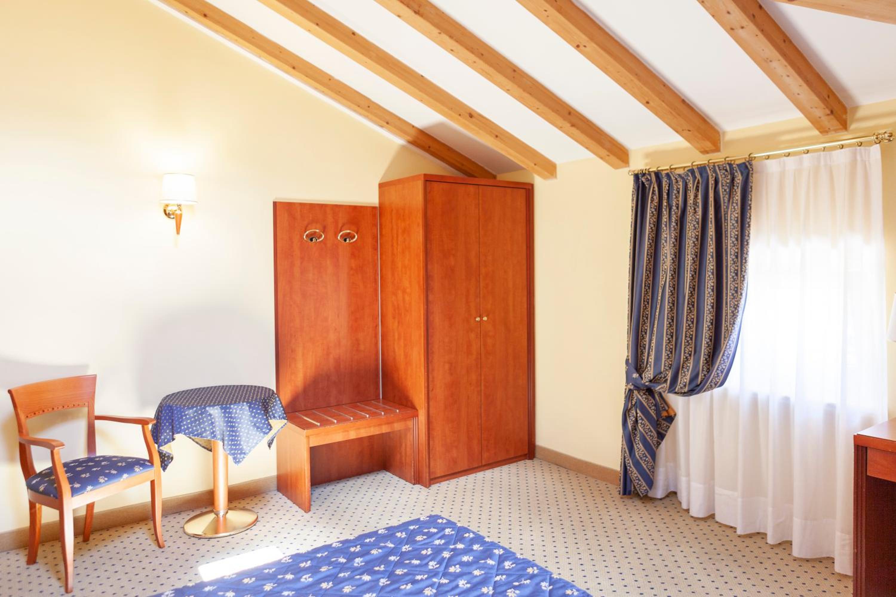 Double or Twin Room with Castle View - Photo 1