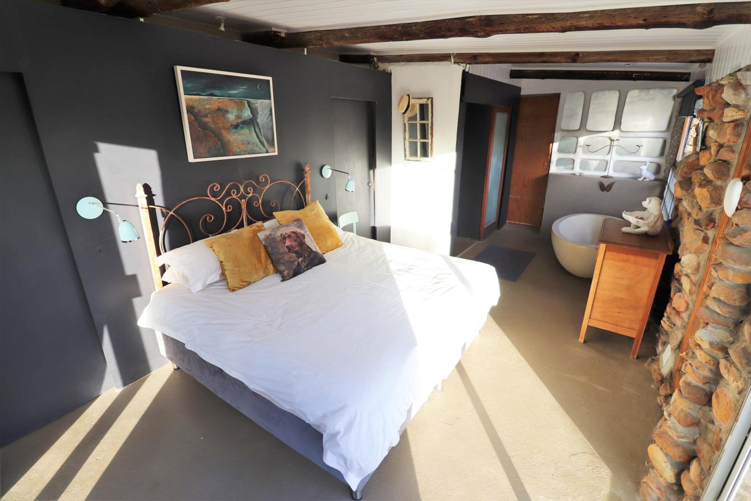 One-Bedroom House photo 1