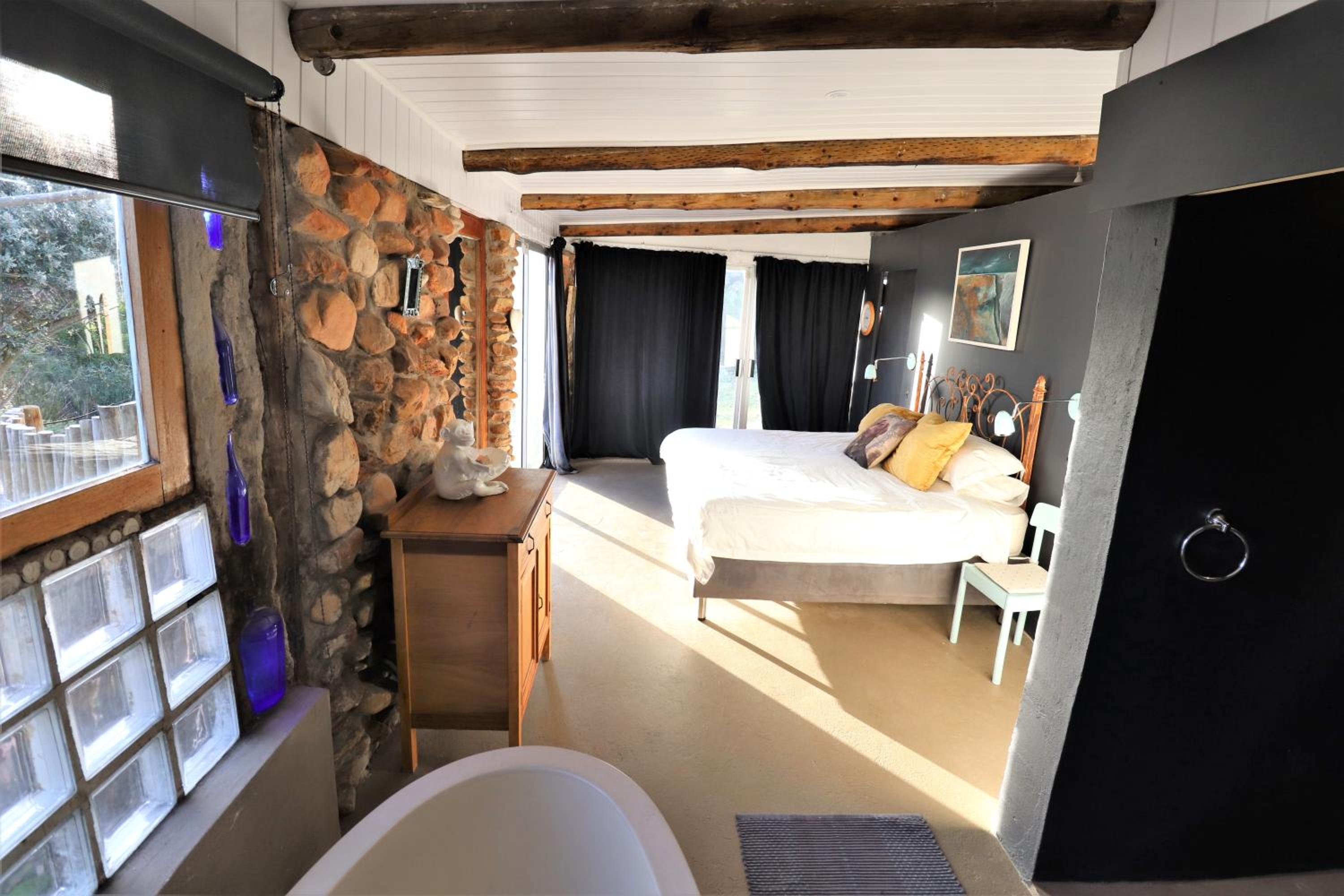 One-Bedroom House photo 3