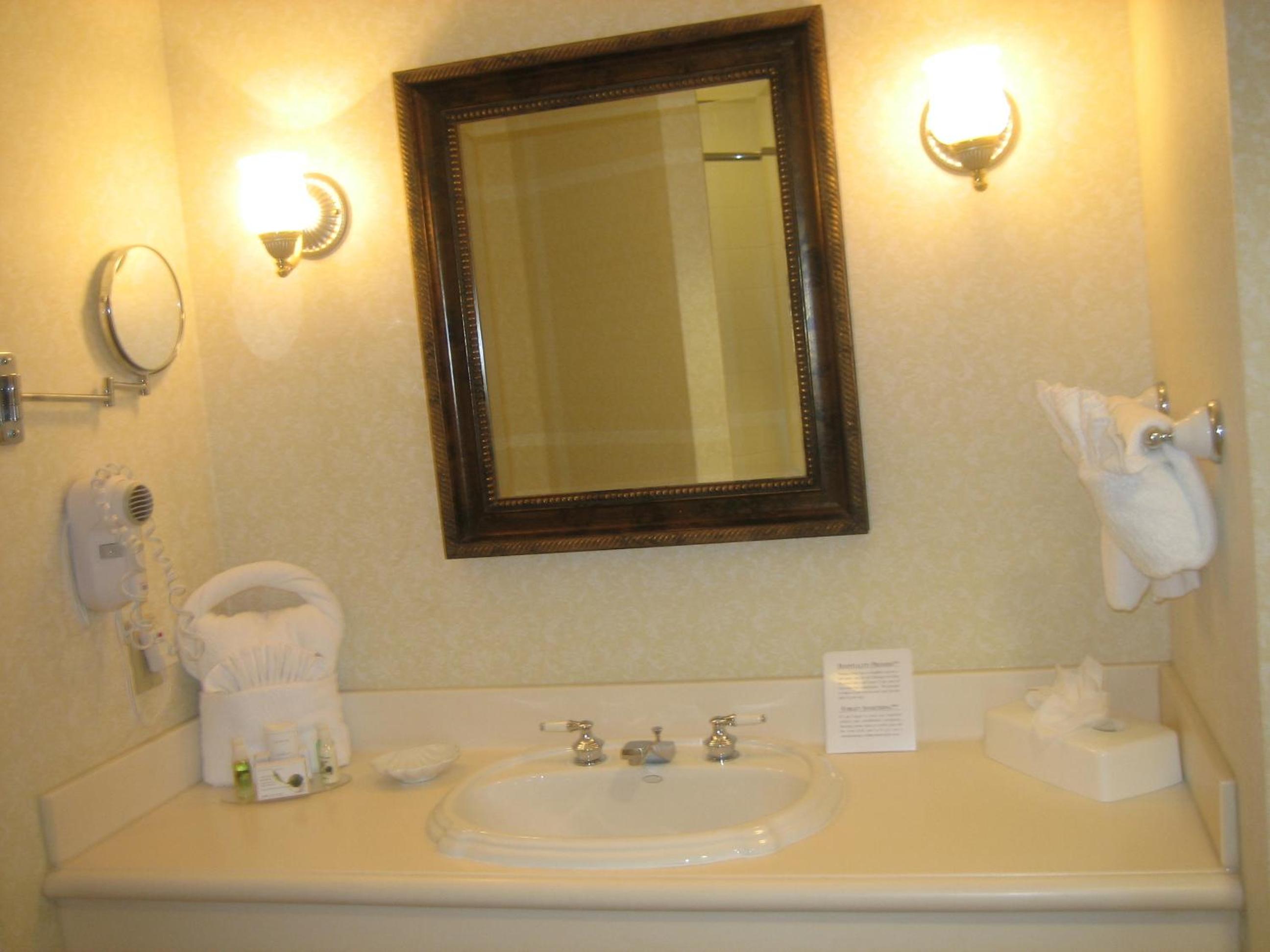 Standard Room with Two Double Beds, photo 7