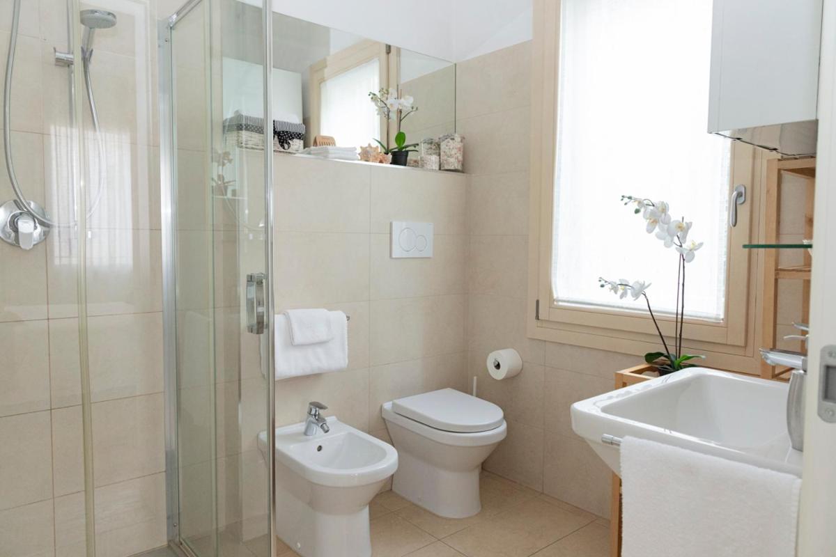 Double Room with Private Bathroom - Photo 5
